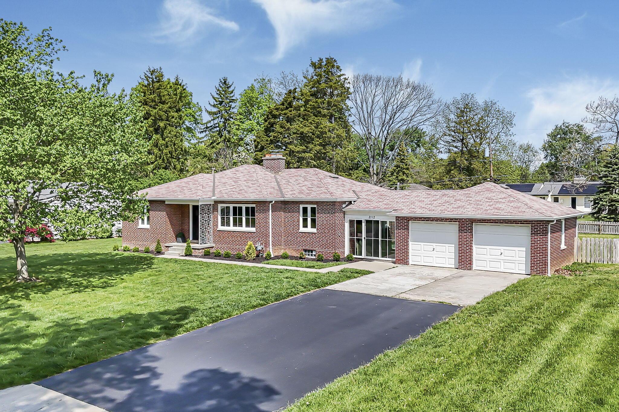2112 Cresthill Drive