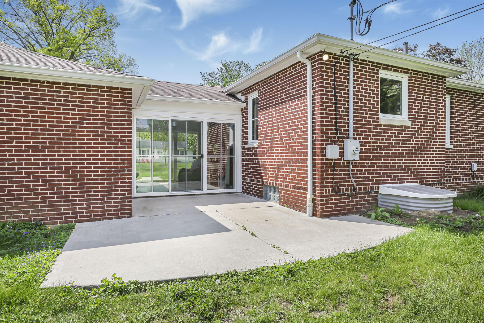 2112 Cresthill Drive