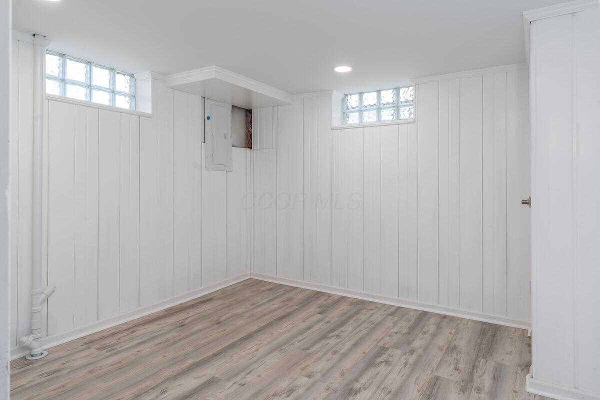 2112 Cresthill Drive