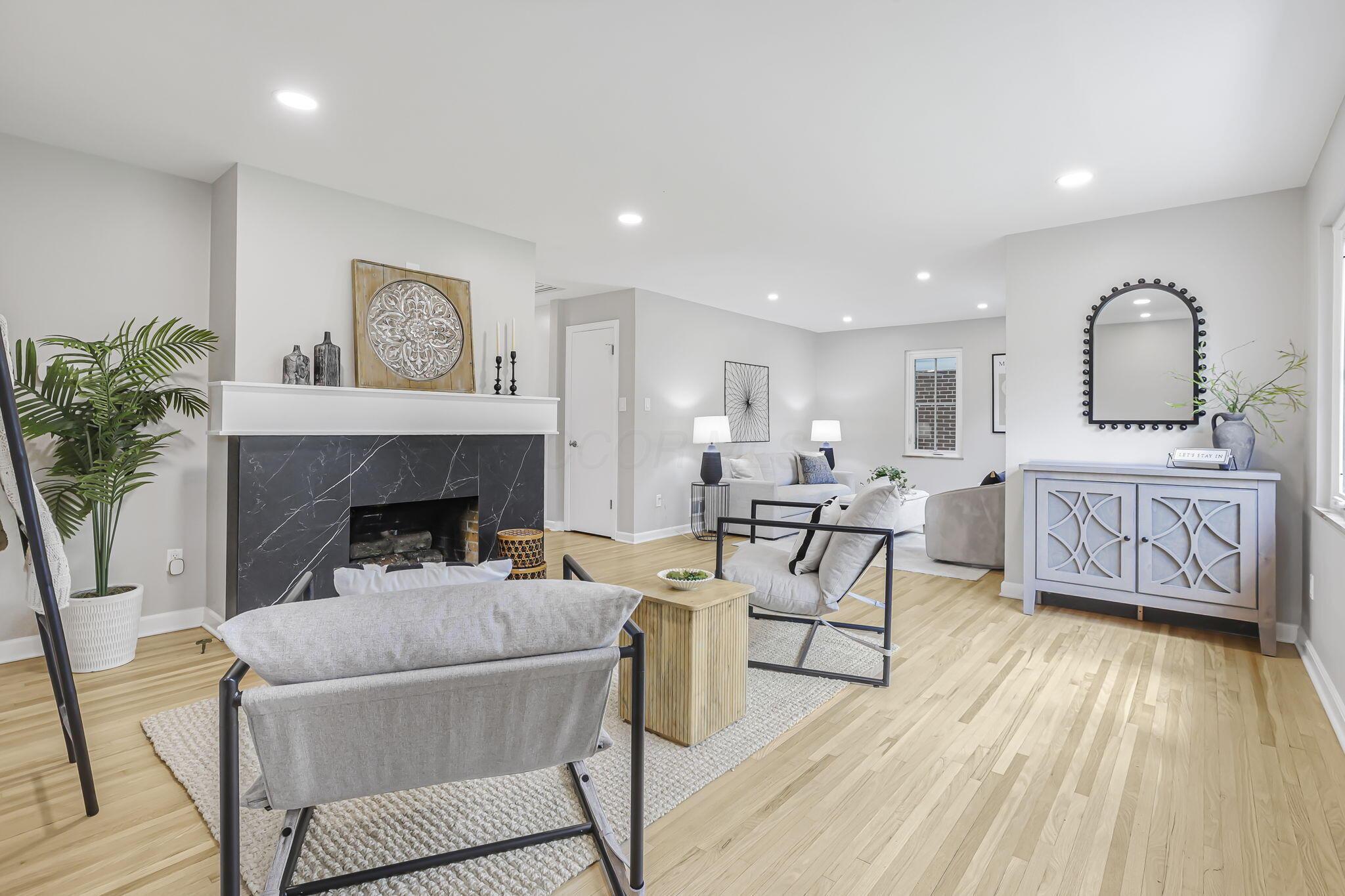 2112 Cresthill Drive