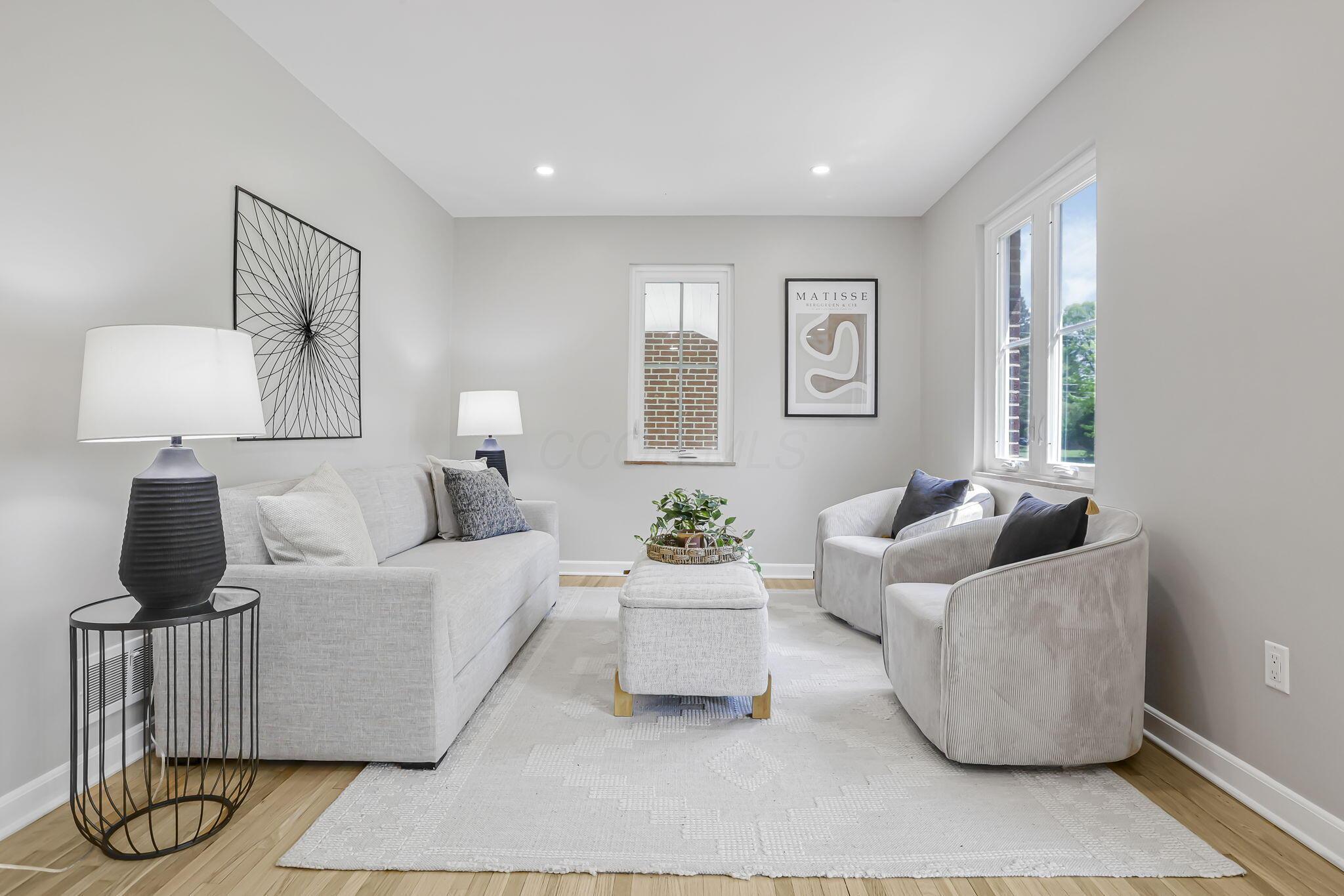 2112 Cresthill Drive
