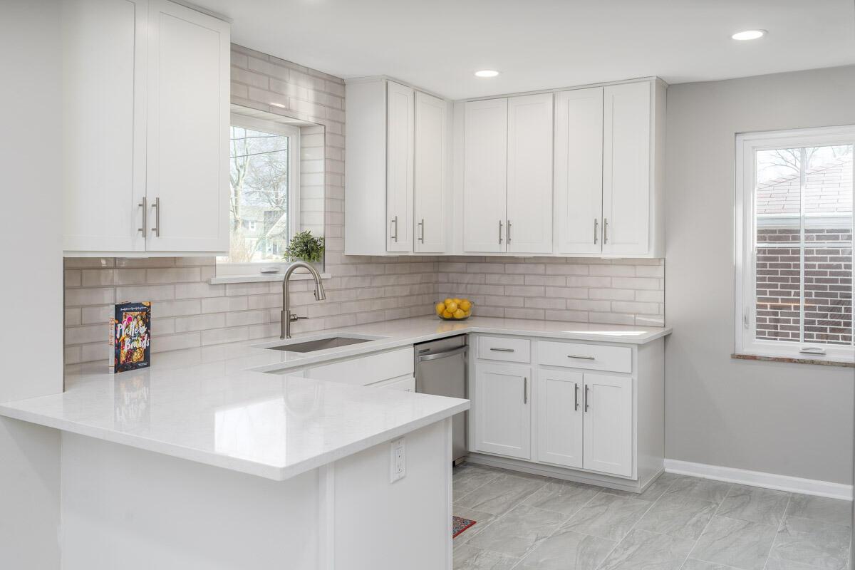 2112 Cresthill Drive