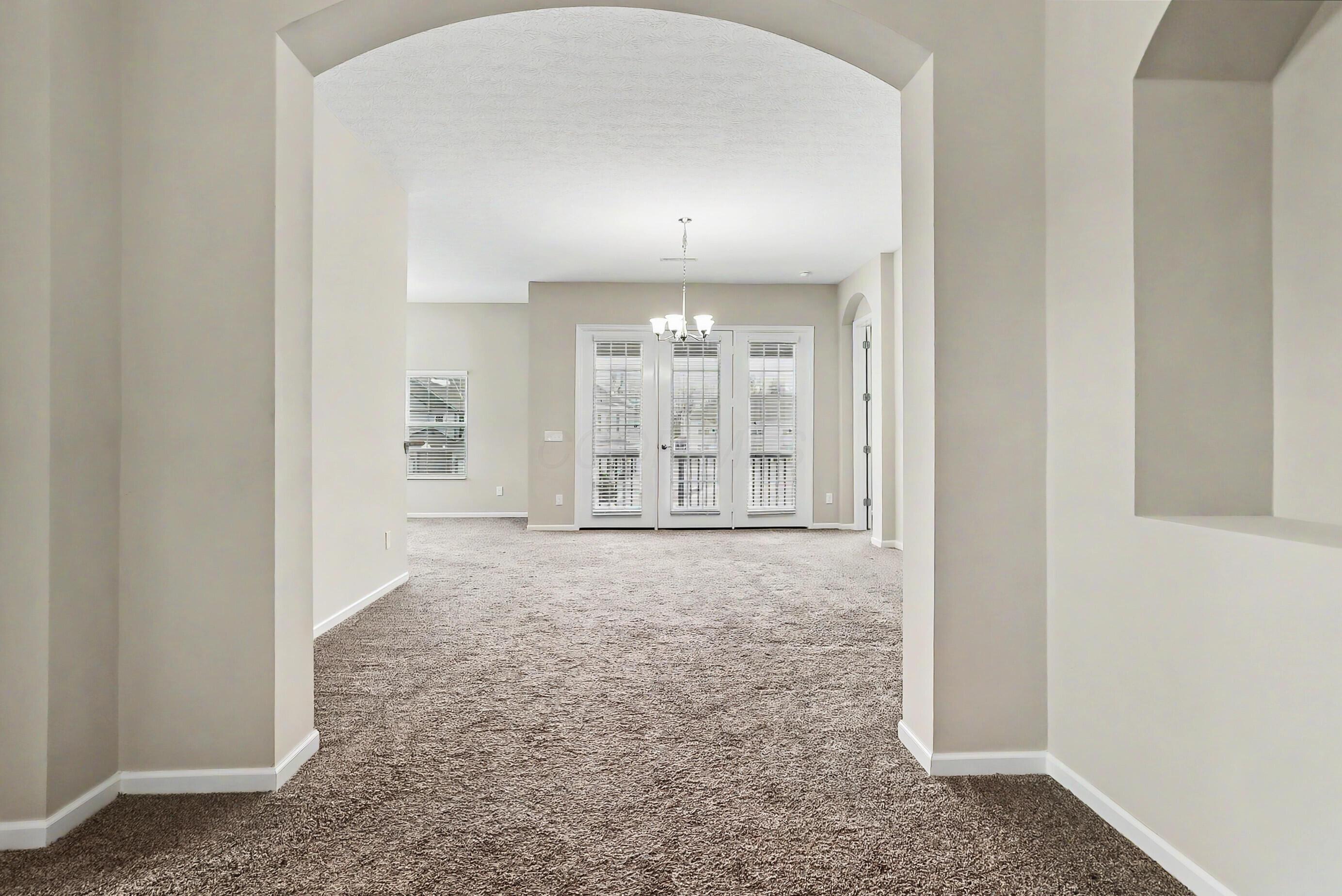 800 Redwood Lane