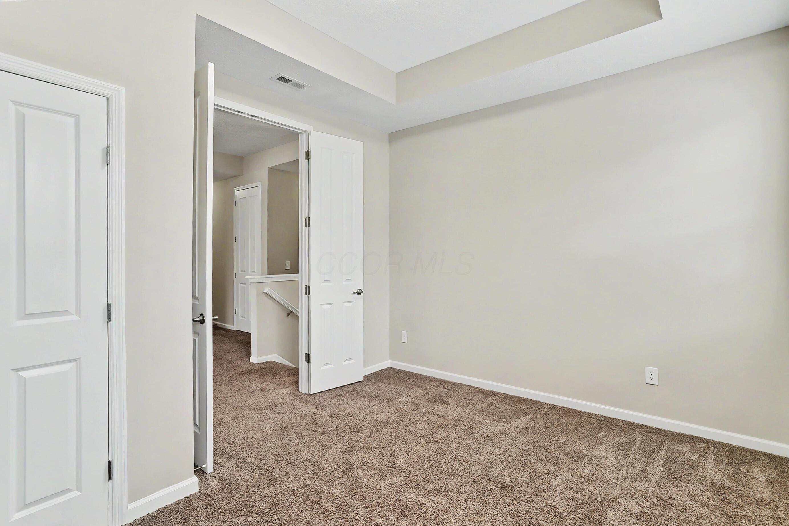 800 Redwood Lane