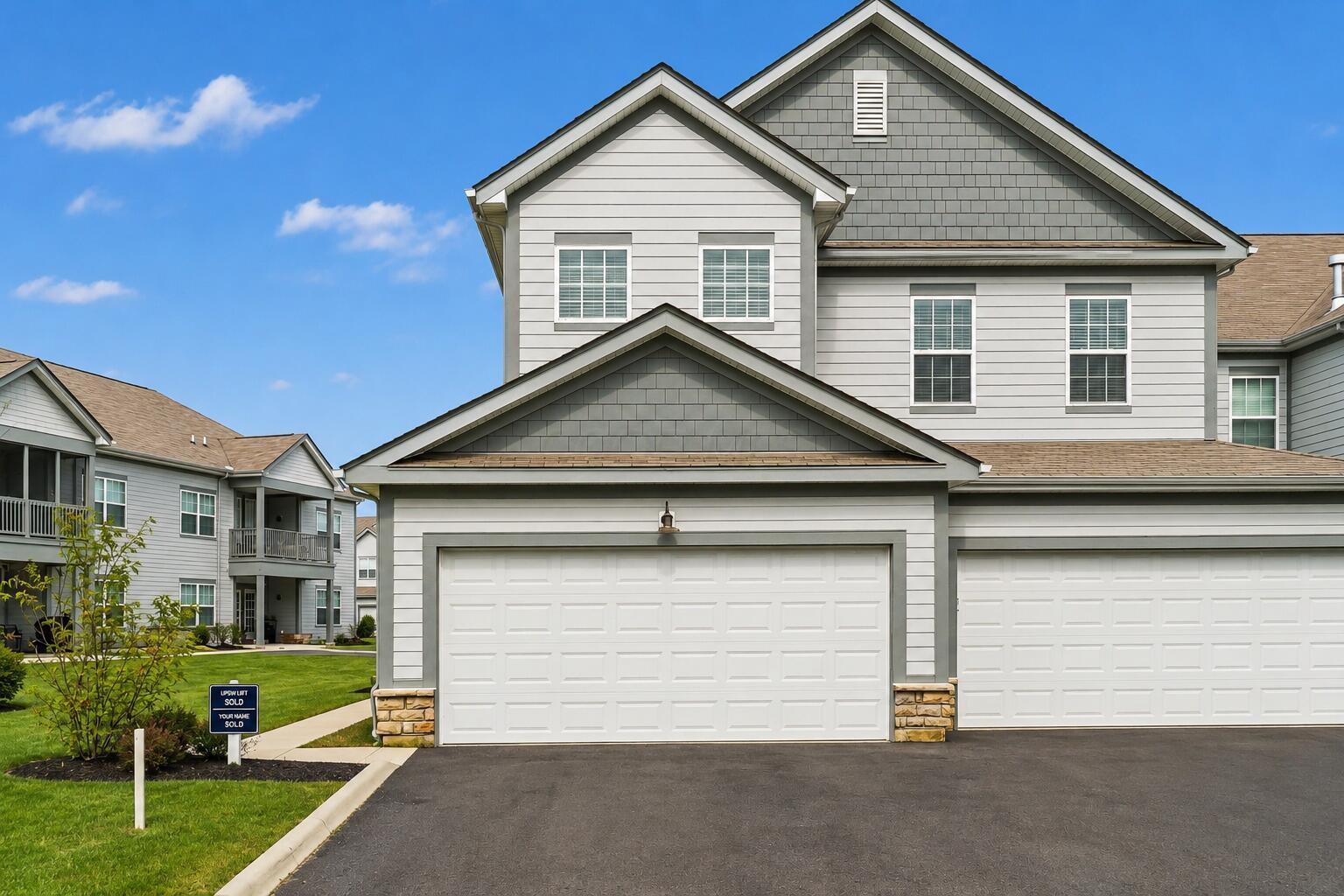 800 Redwood Lane