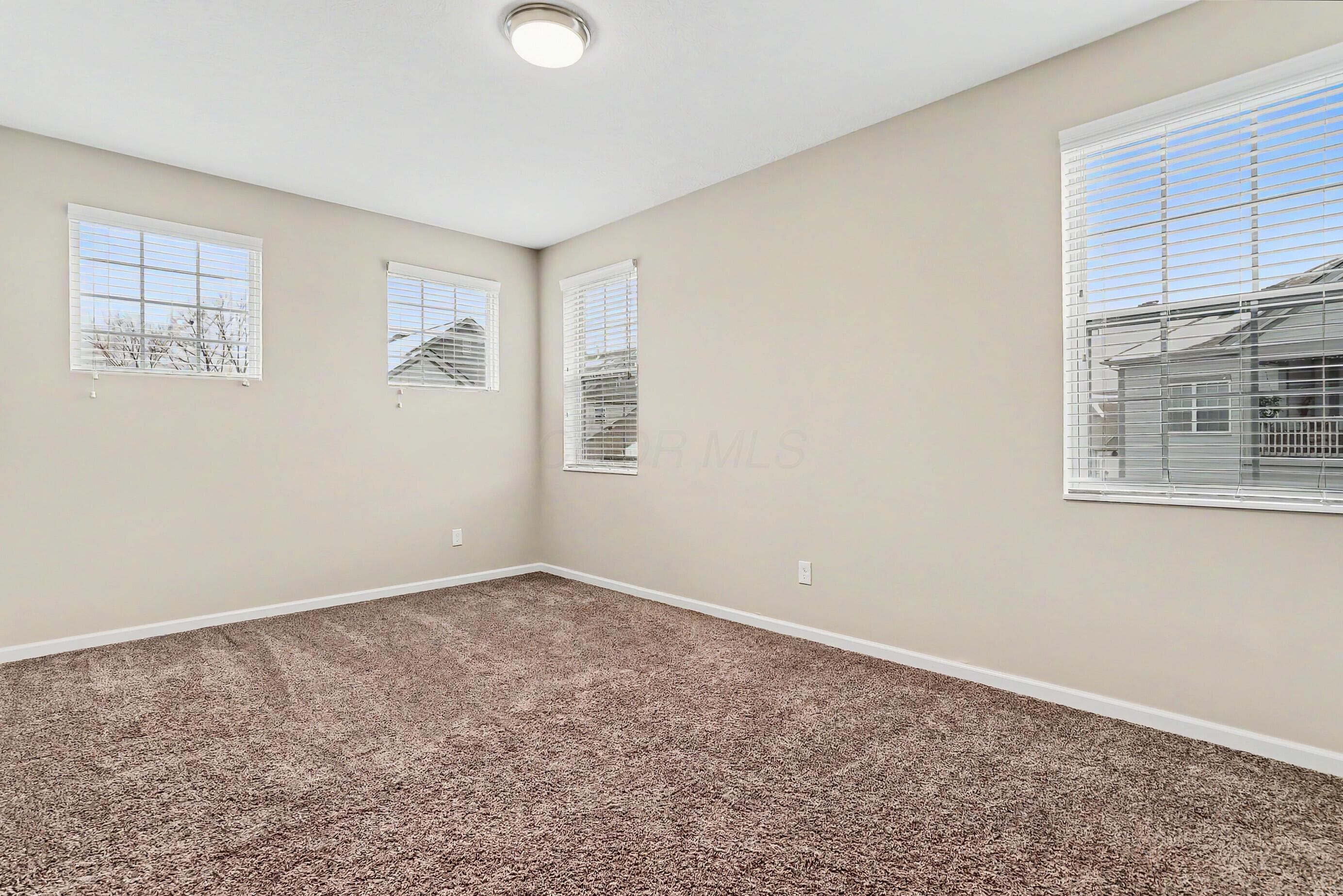800 Redwood Lane