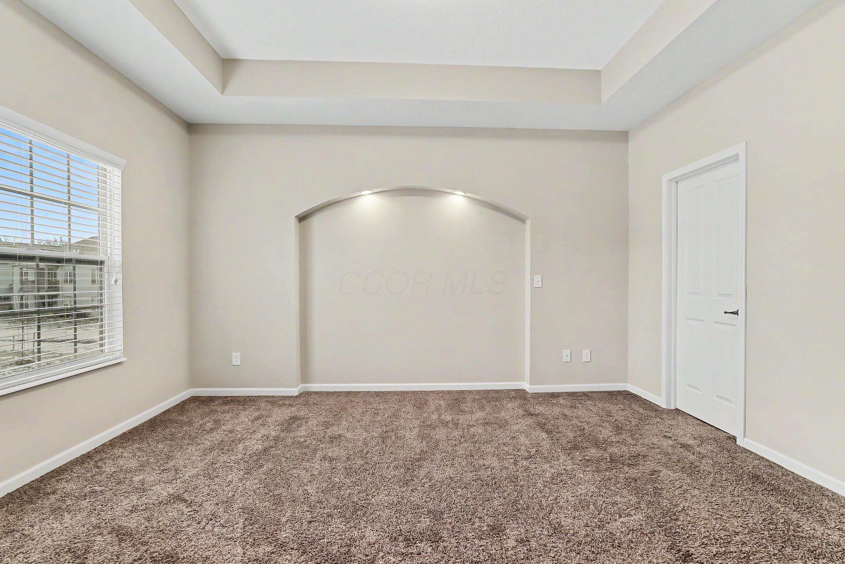 800 Redwood Lane
