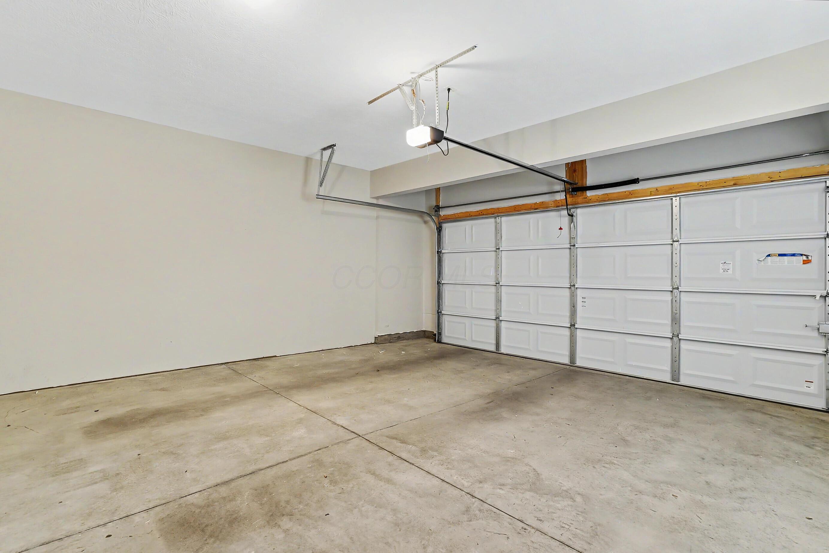 800 Redwood Lane