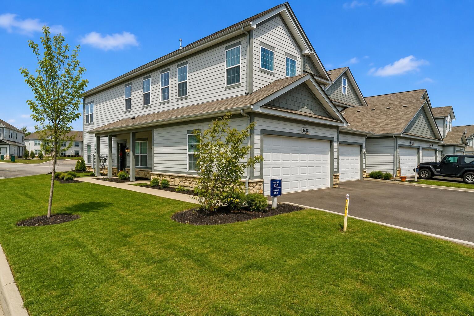 800 Redwood Lane