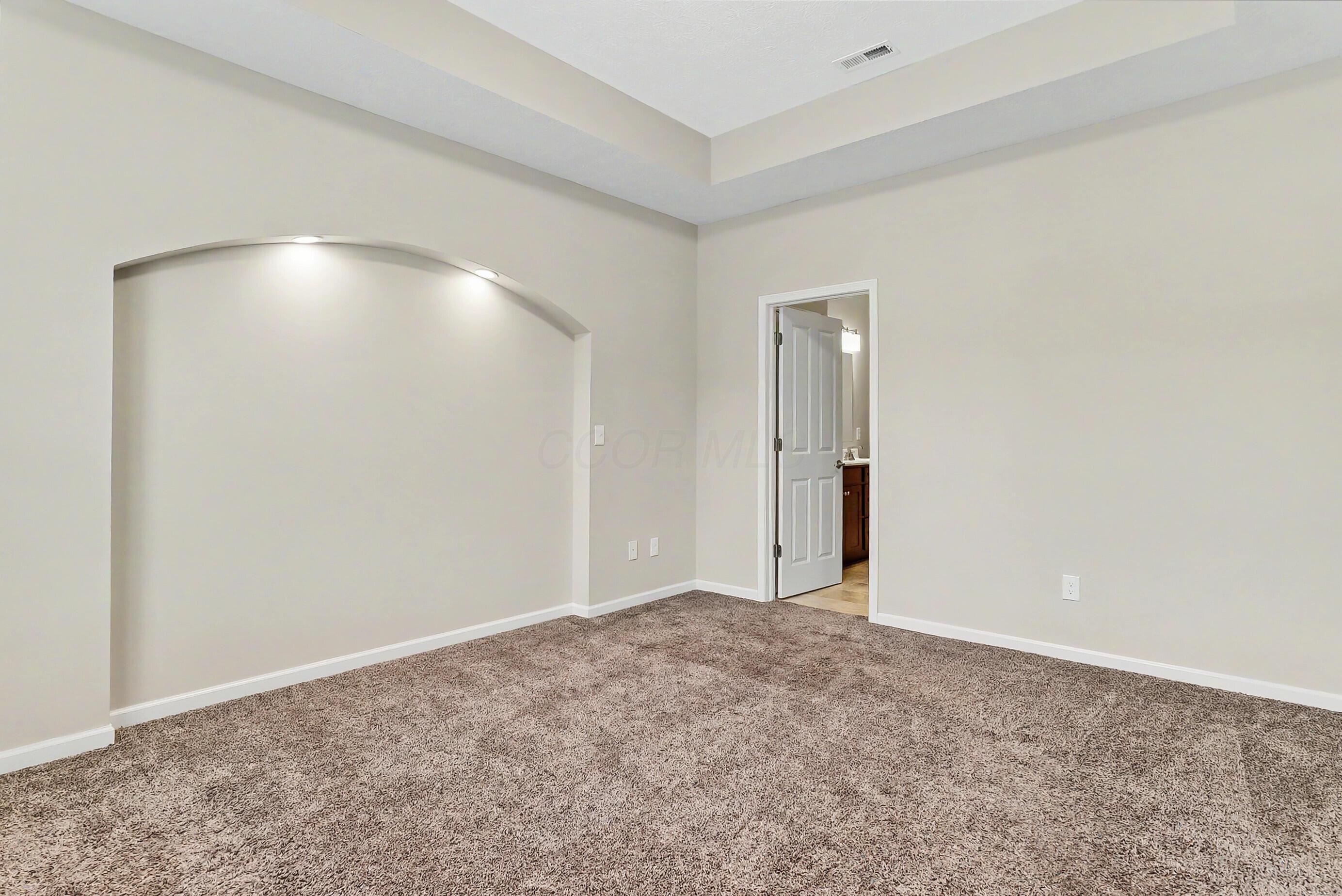 800 Redwood Lane