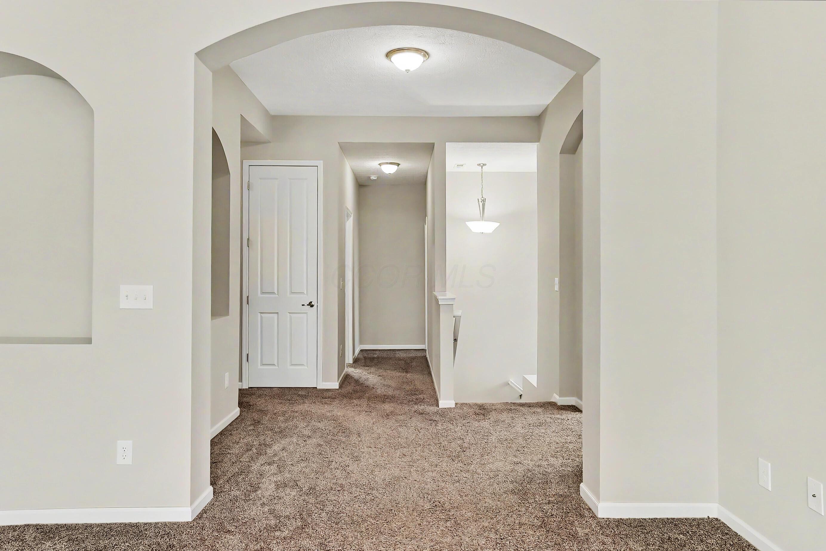 800 Redwood Lane