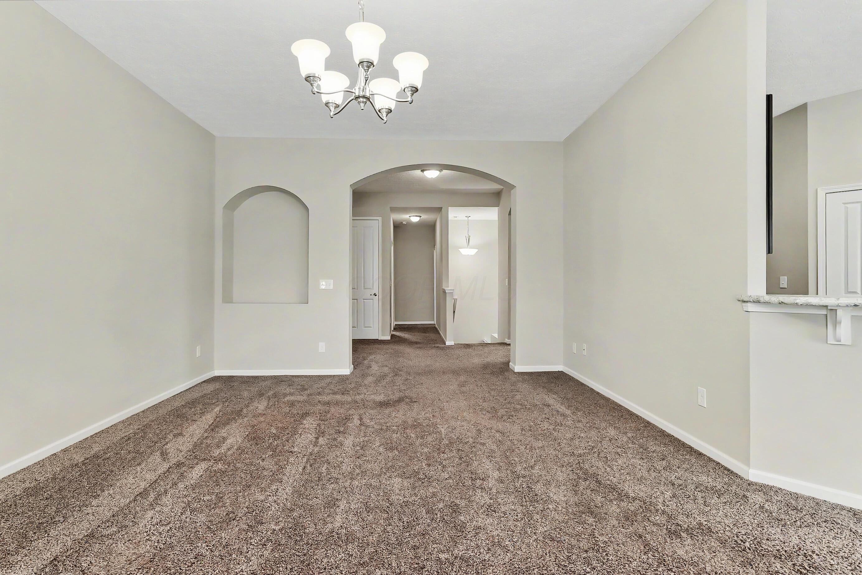 800 Redwood Lane