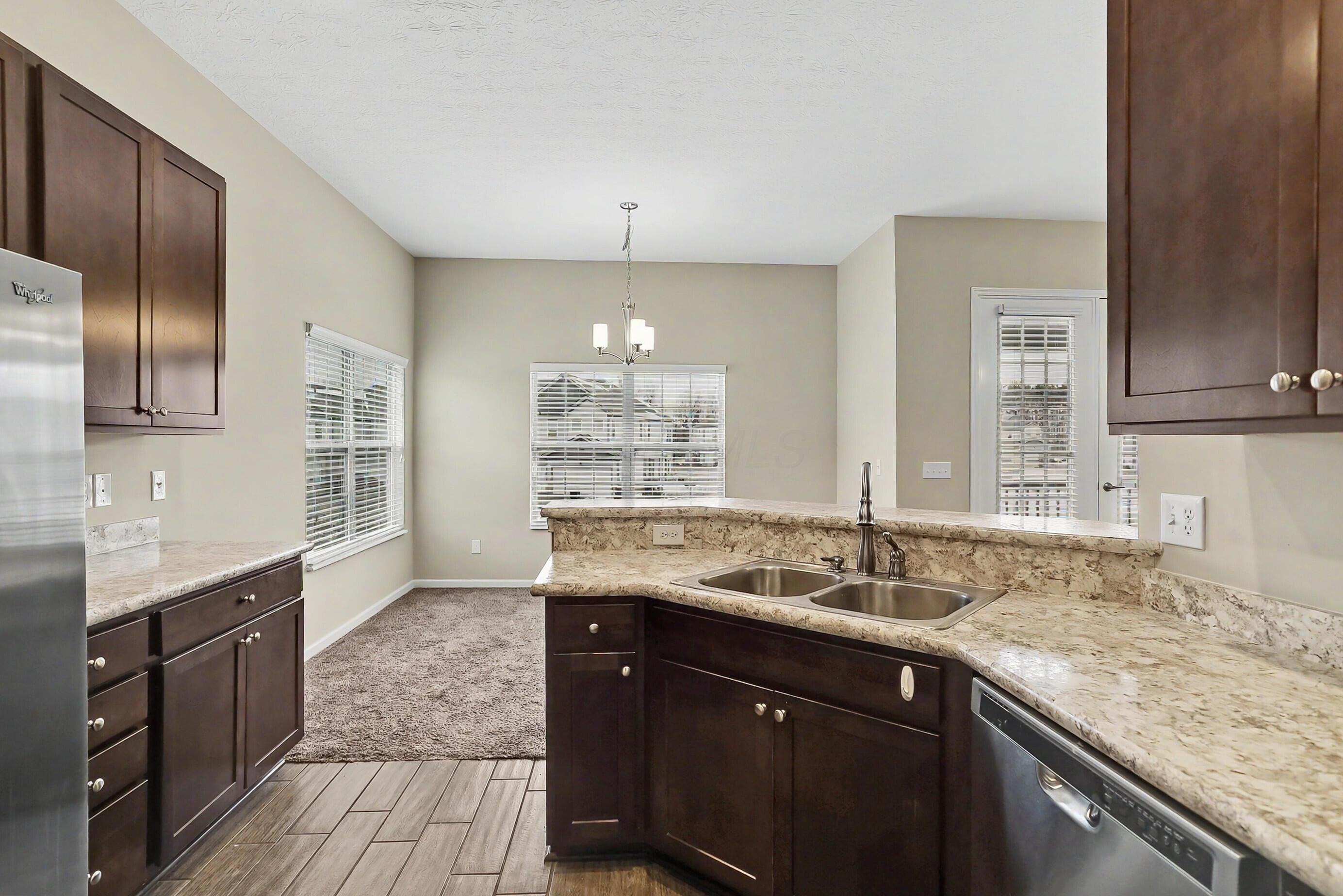 800 Redwood Lane