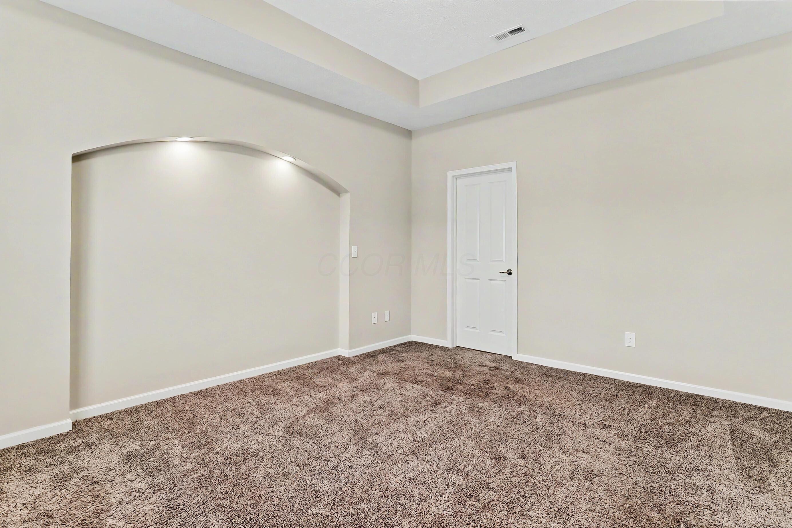 800 Redwood Lane