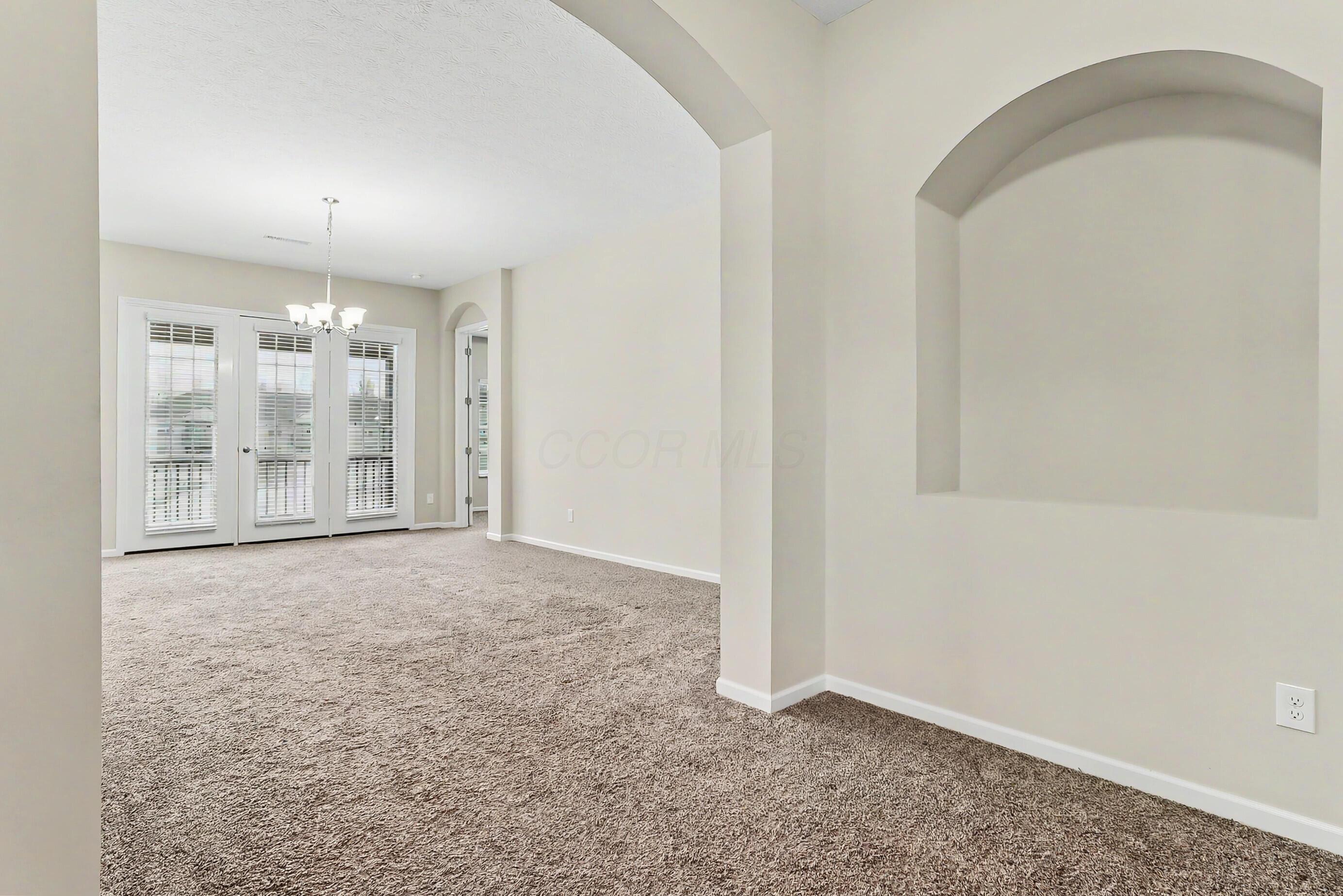 800 Redwood Lane