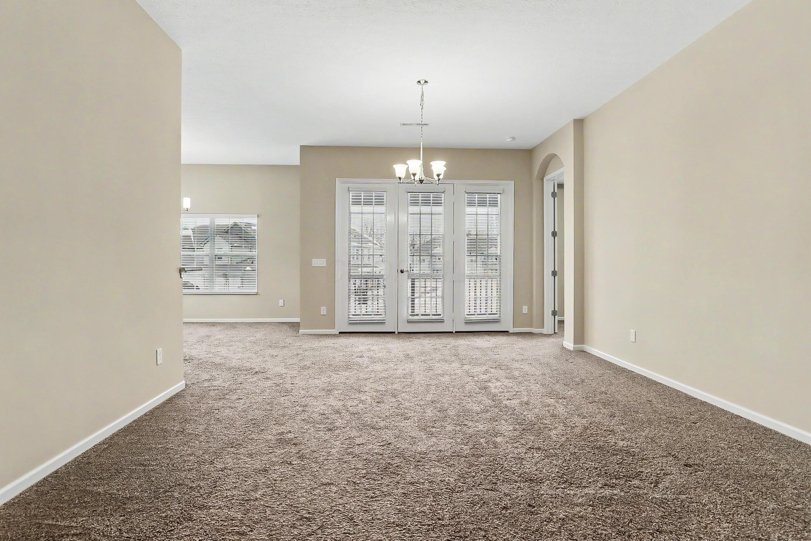 800 Redwood Lane