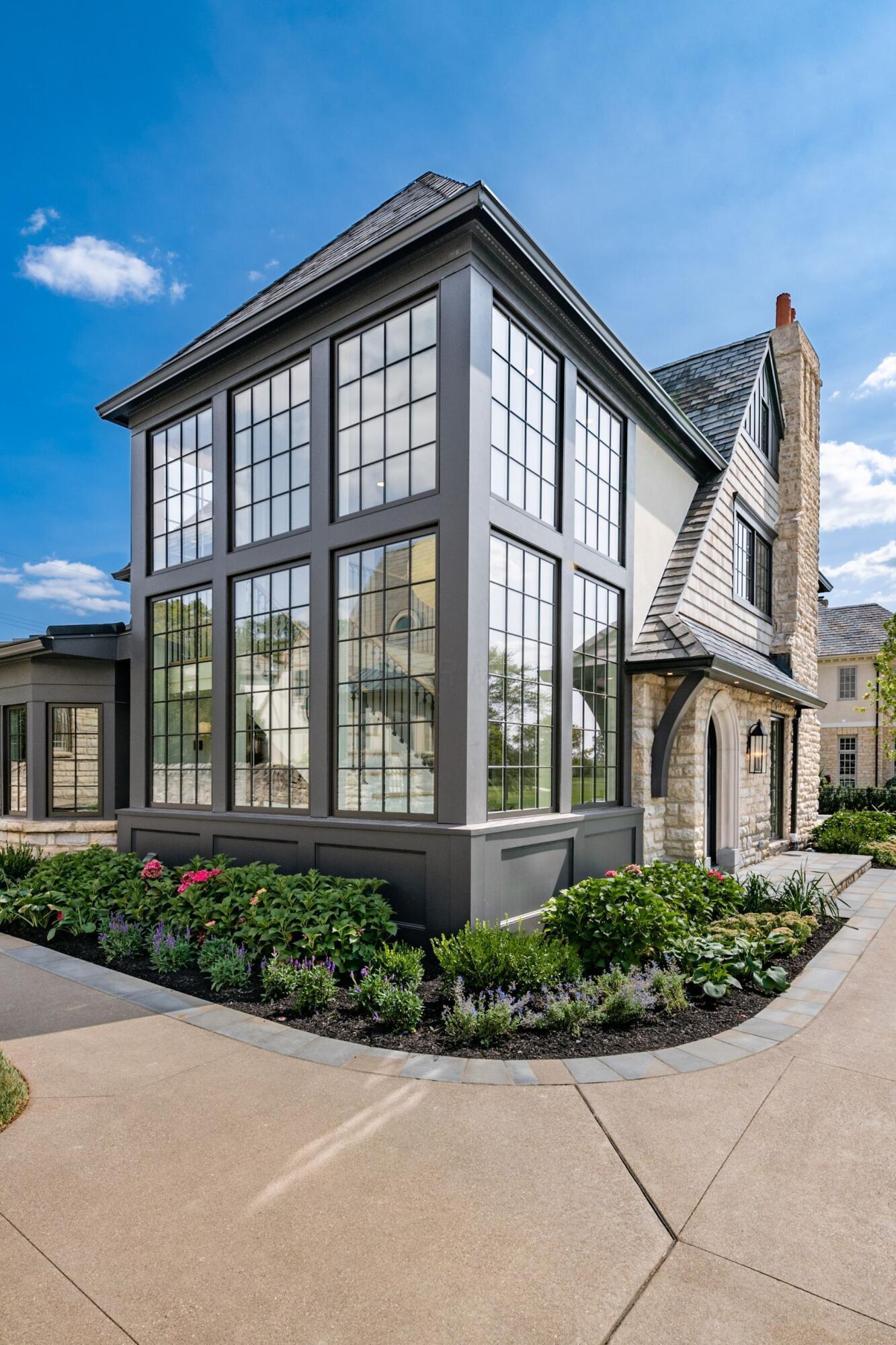 2252 Club Road