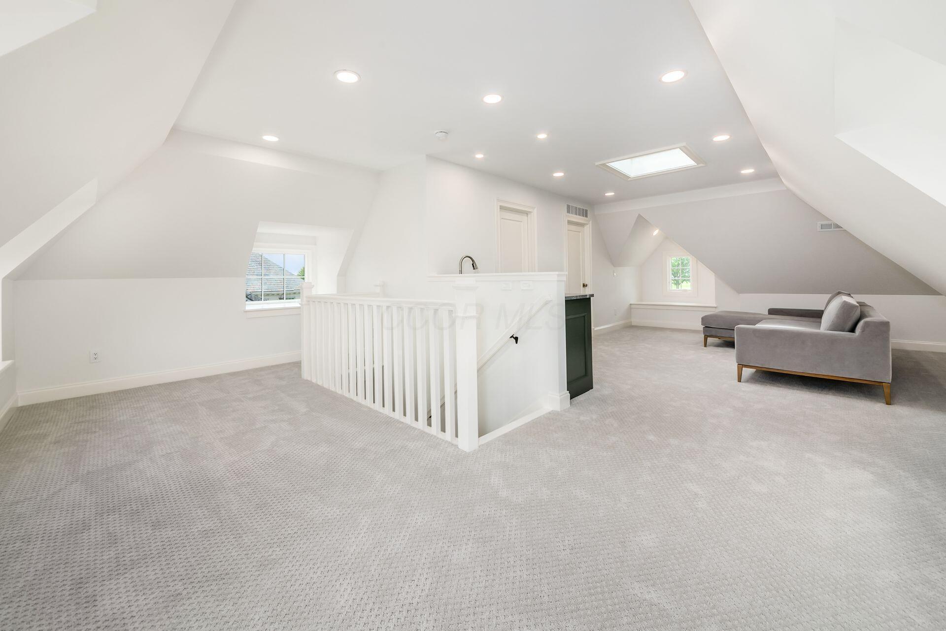 2252 Club Road