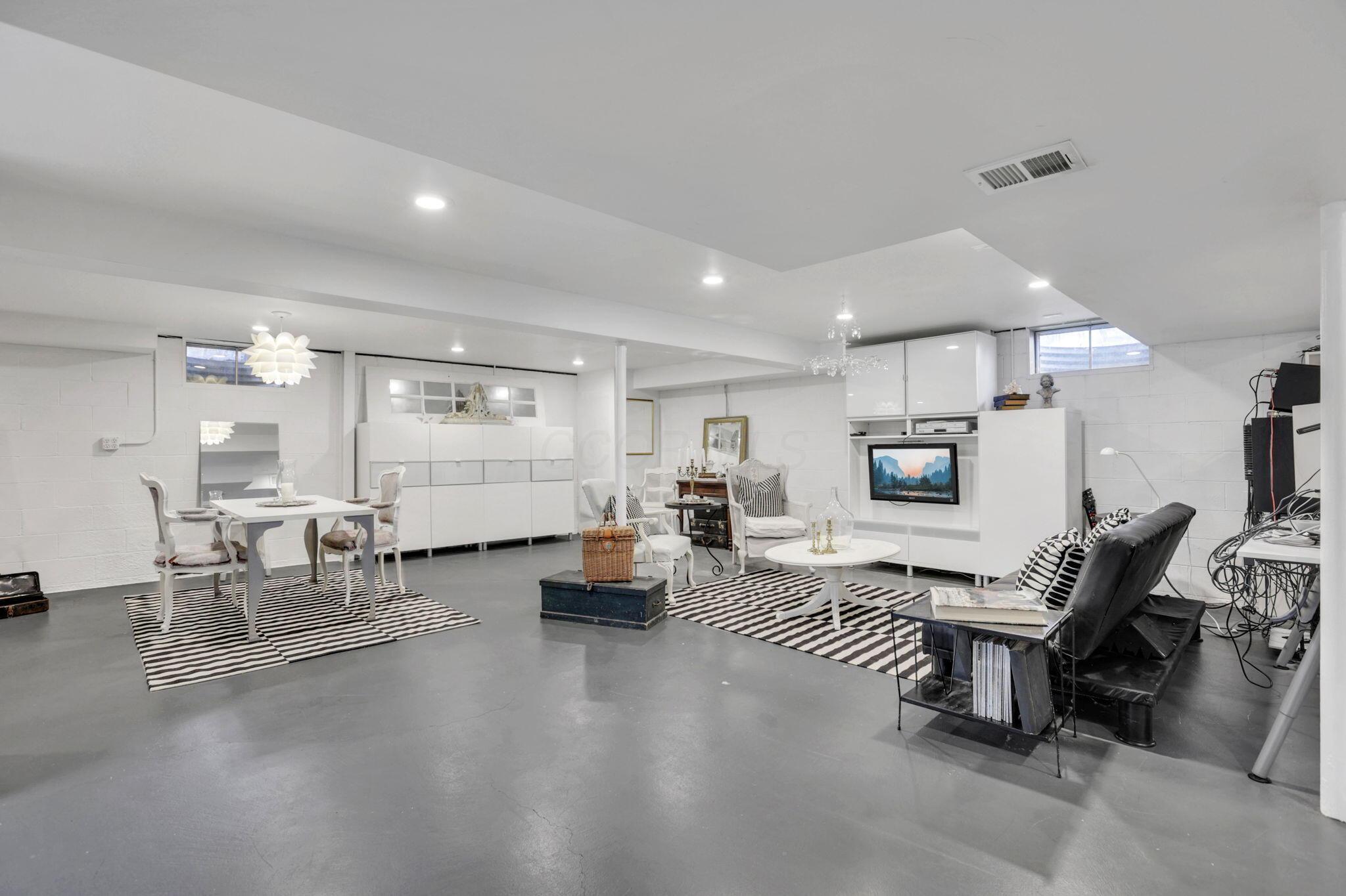 4375 Castleton Road