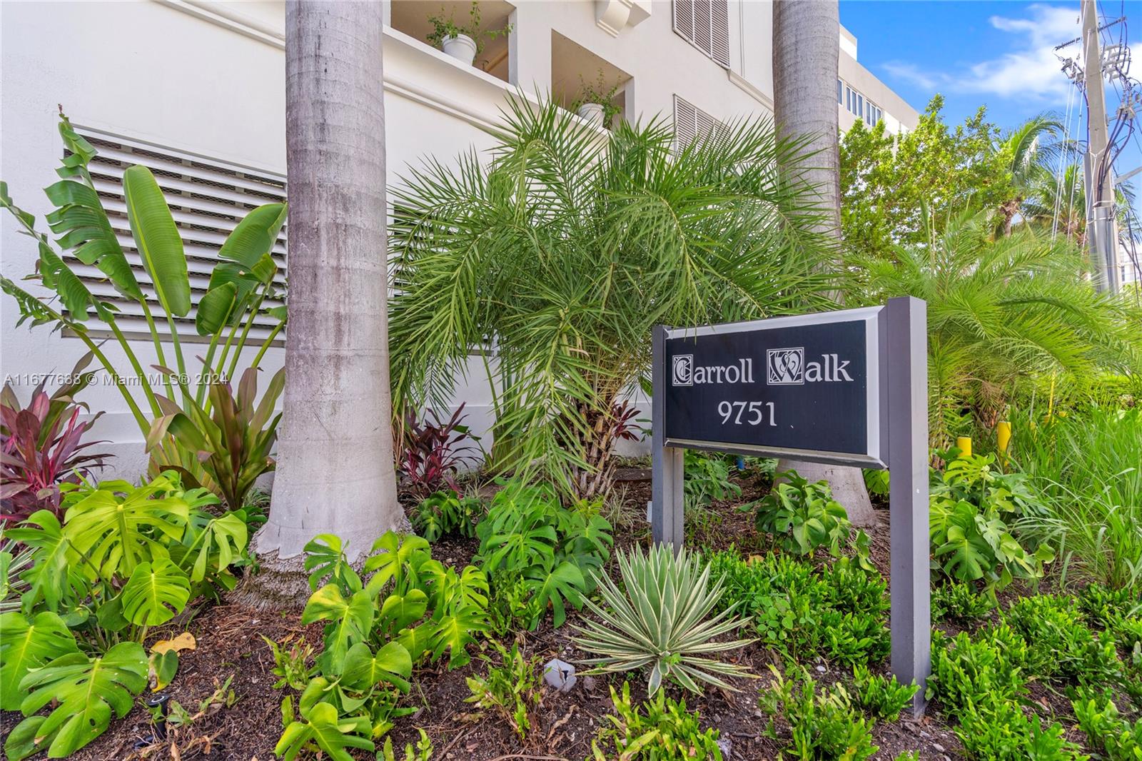 9751 E Bay Harbor Dr # 11B