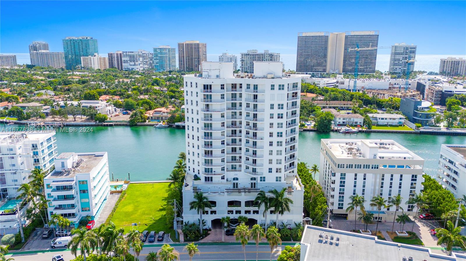 9751 E Bay Harbor Dr # 11B