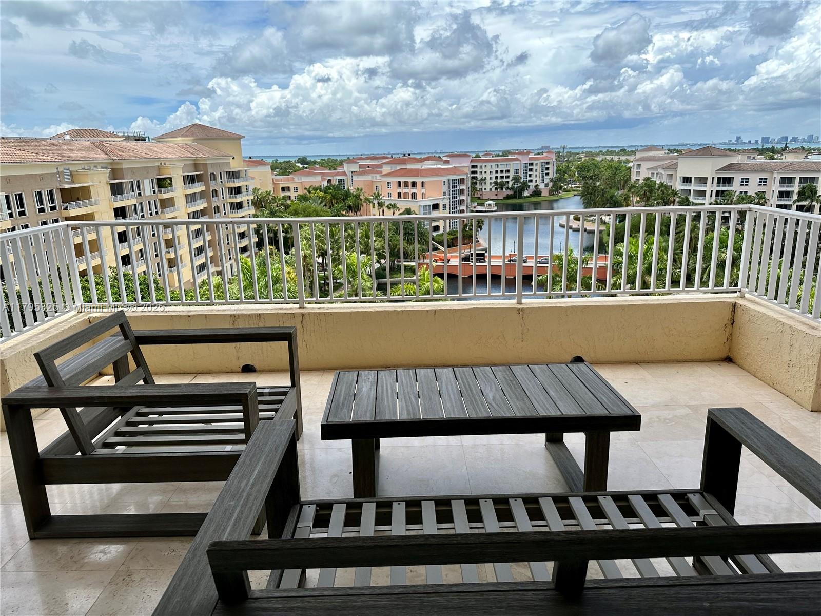 785 Crandon Blvd # 803