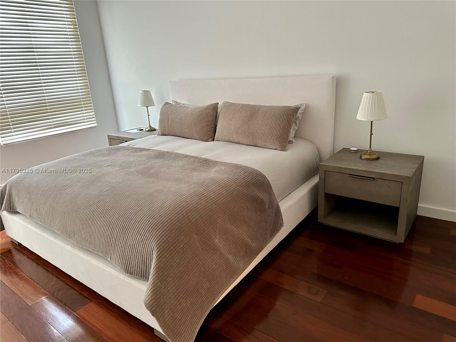 785 Crandon Blvd # 803