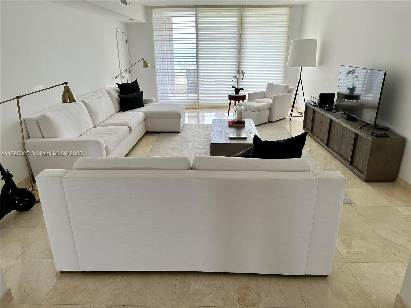 785 Crandon Blvd # 803