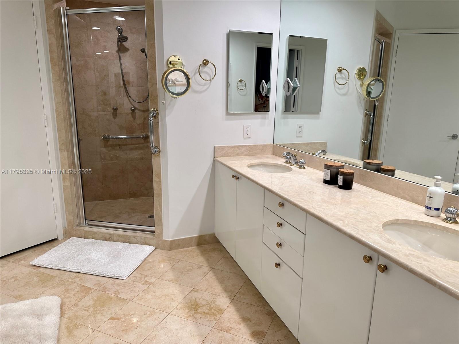 785 Crandon Blvd # 803