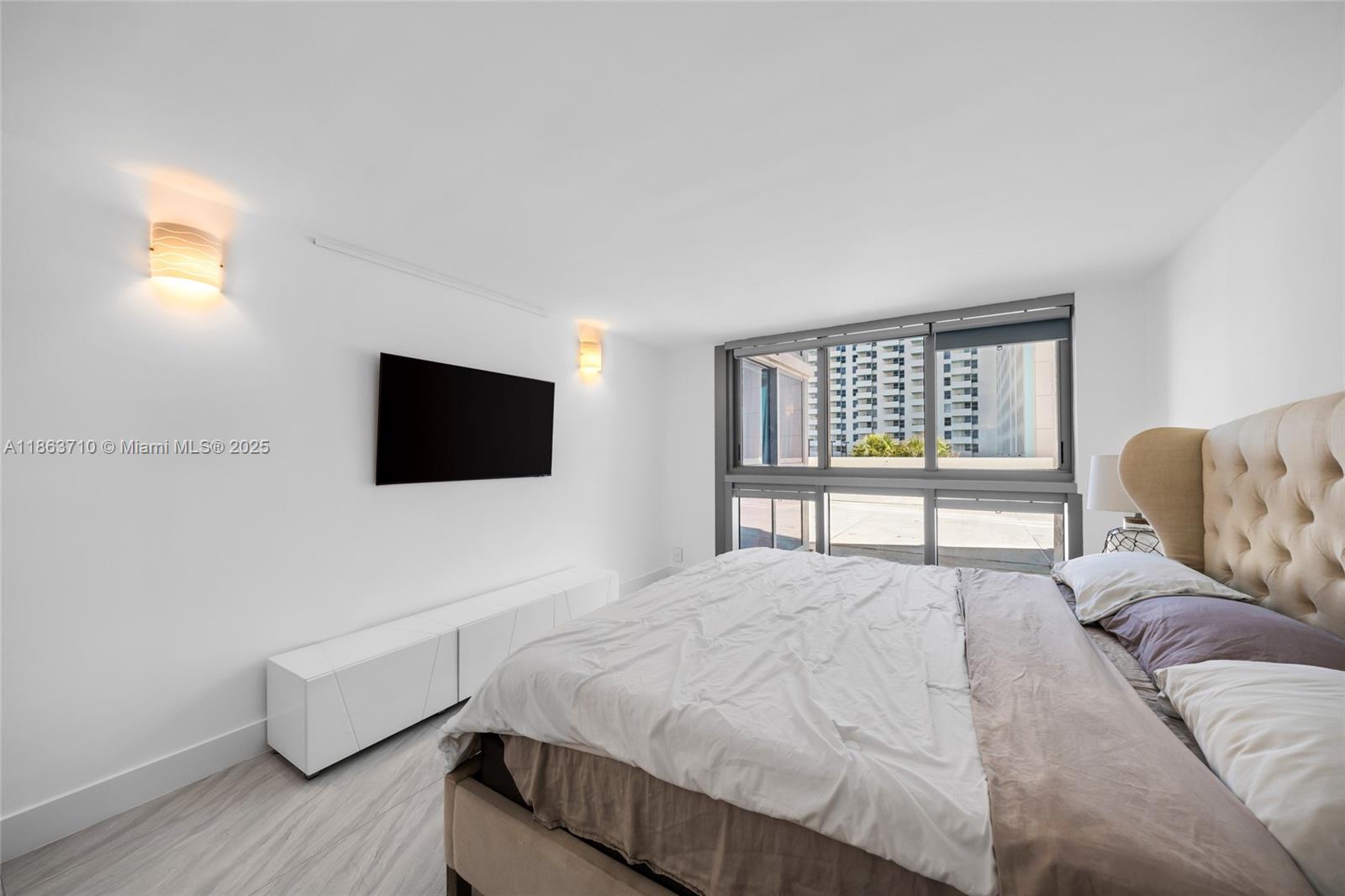 2655 Collins Ave # 407