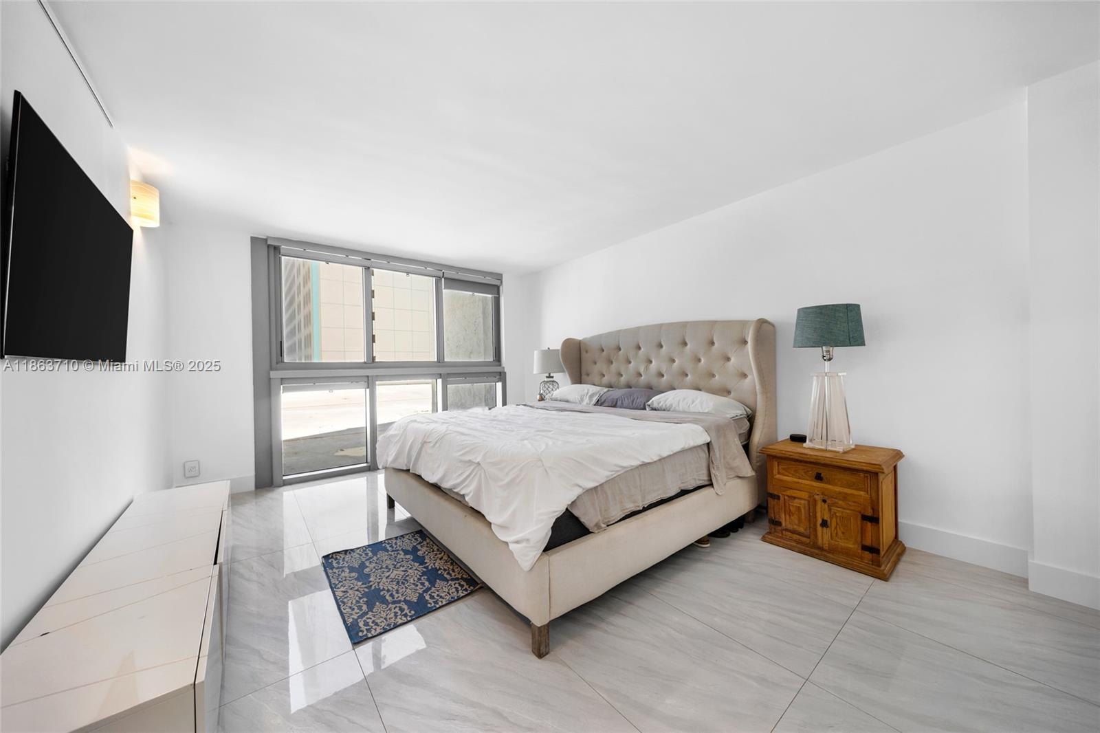 2655 Collins Ave # 407