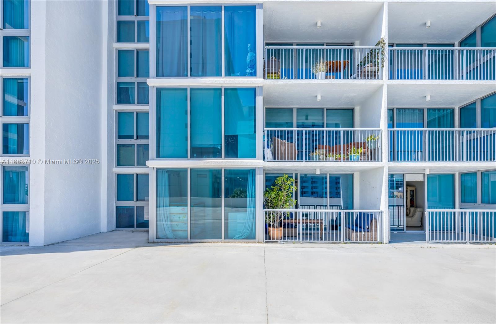 2655 Collins Ave # 407