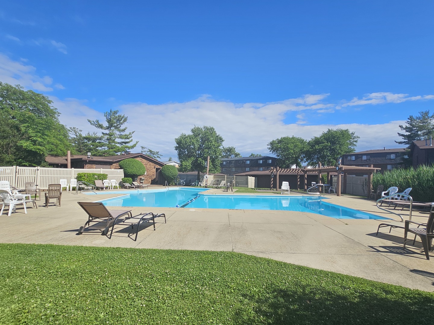 1320 Cass Lane W Unit: 201