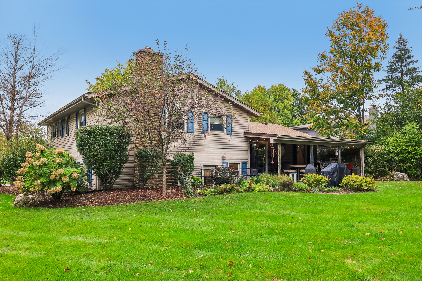 6S561 Bridlespur Drive