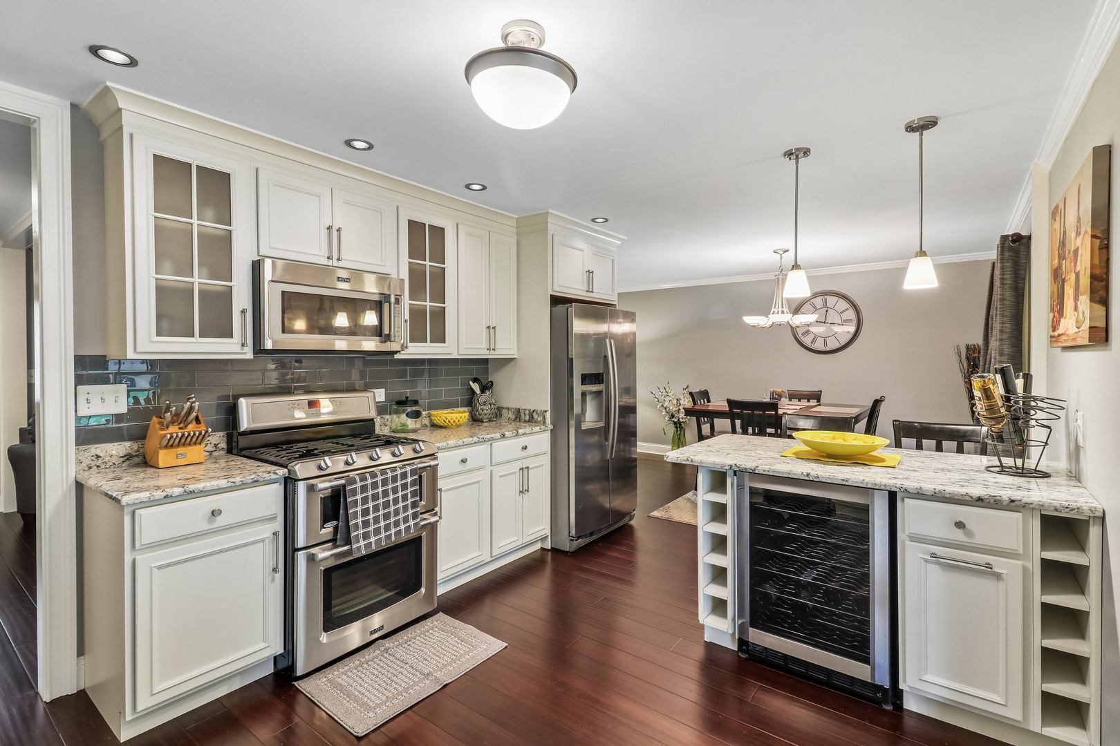 6S561 Bridlespur Drive