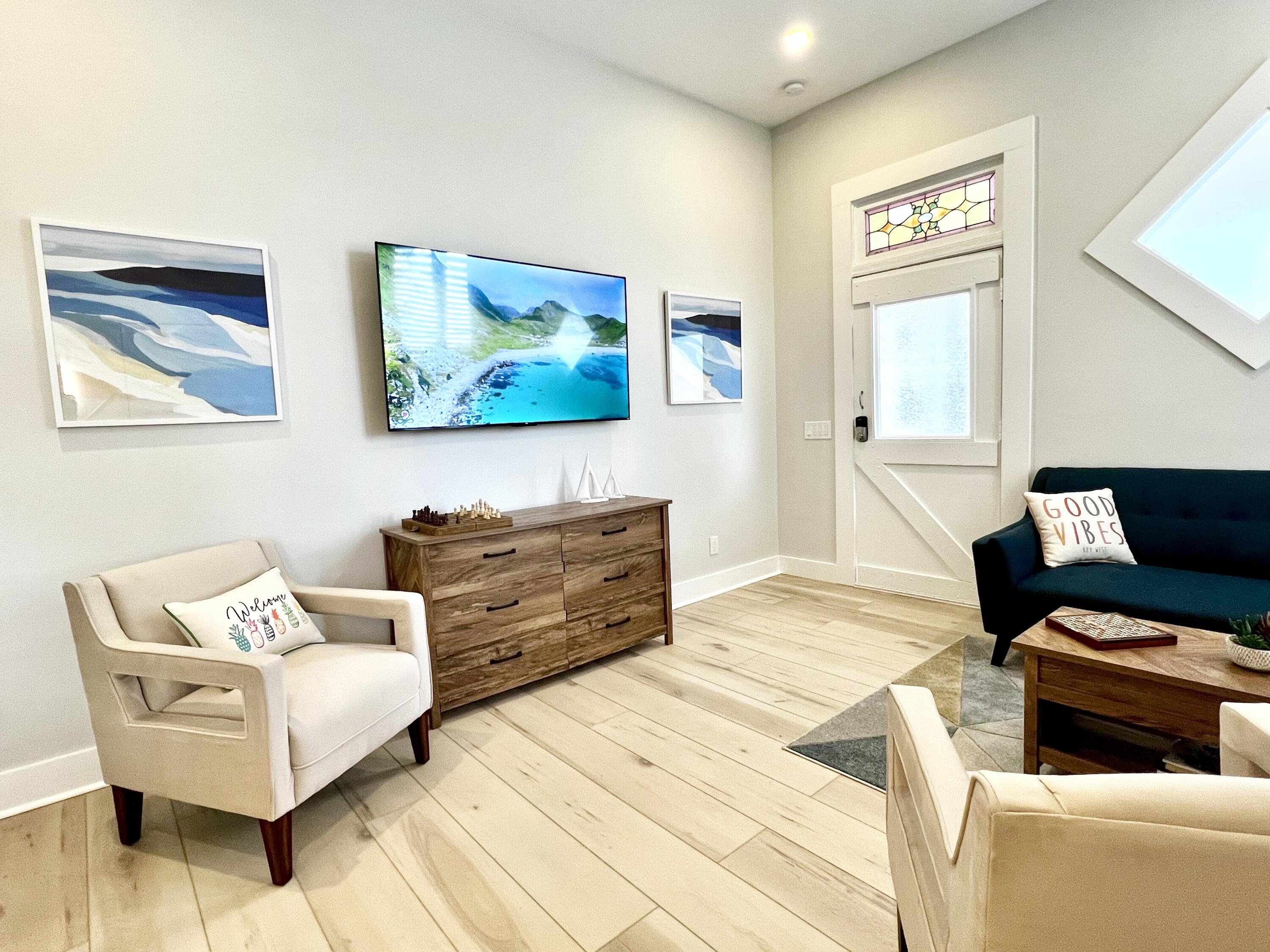 1220 Newton Street Unit: 1