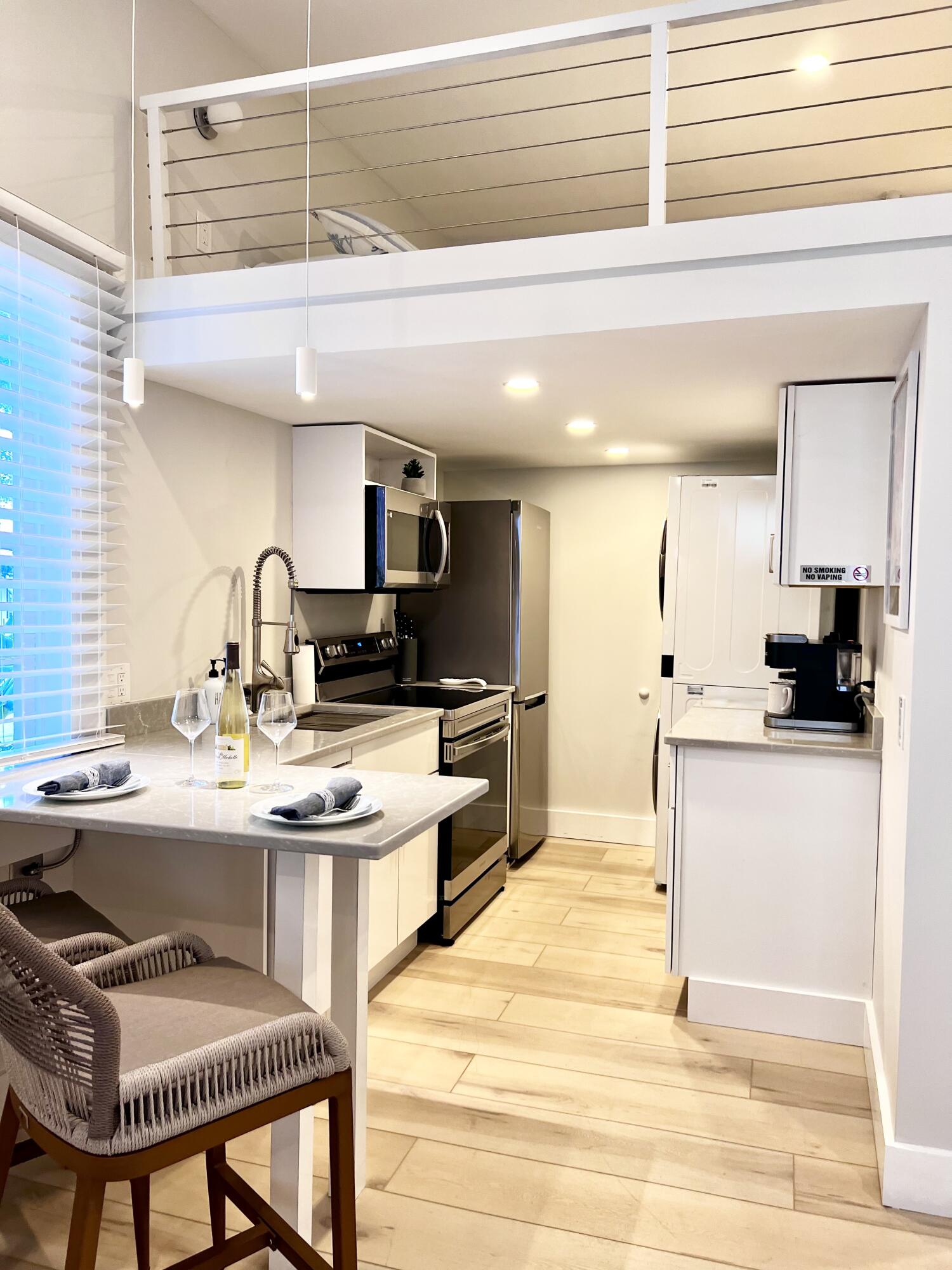 1220 Newton Street Unit: 1