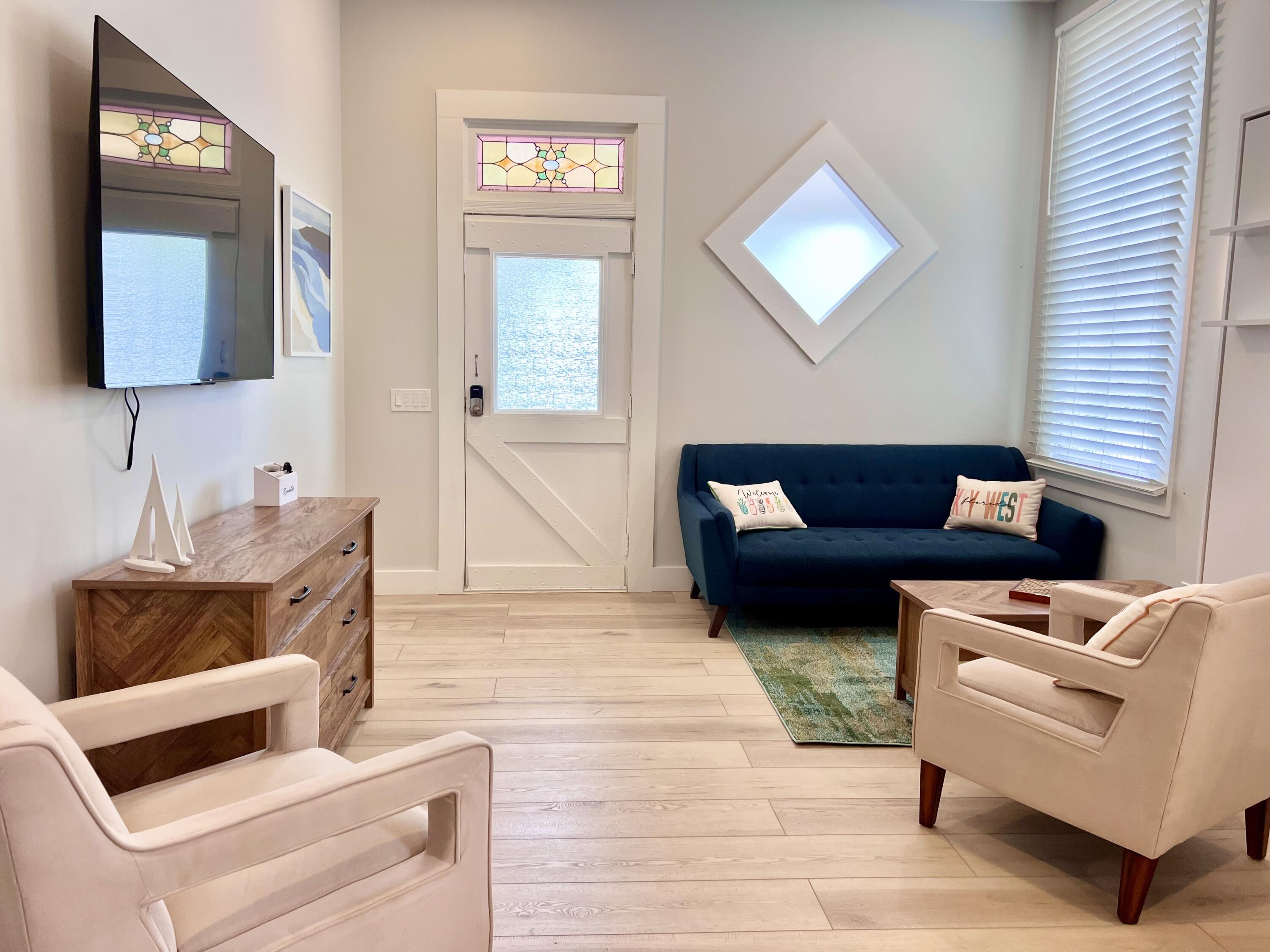 1220 Newton Street Unit: 1