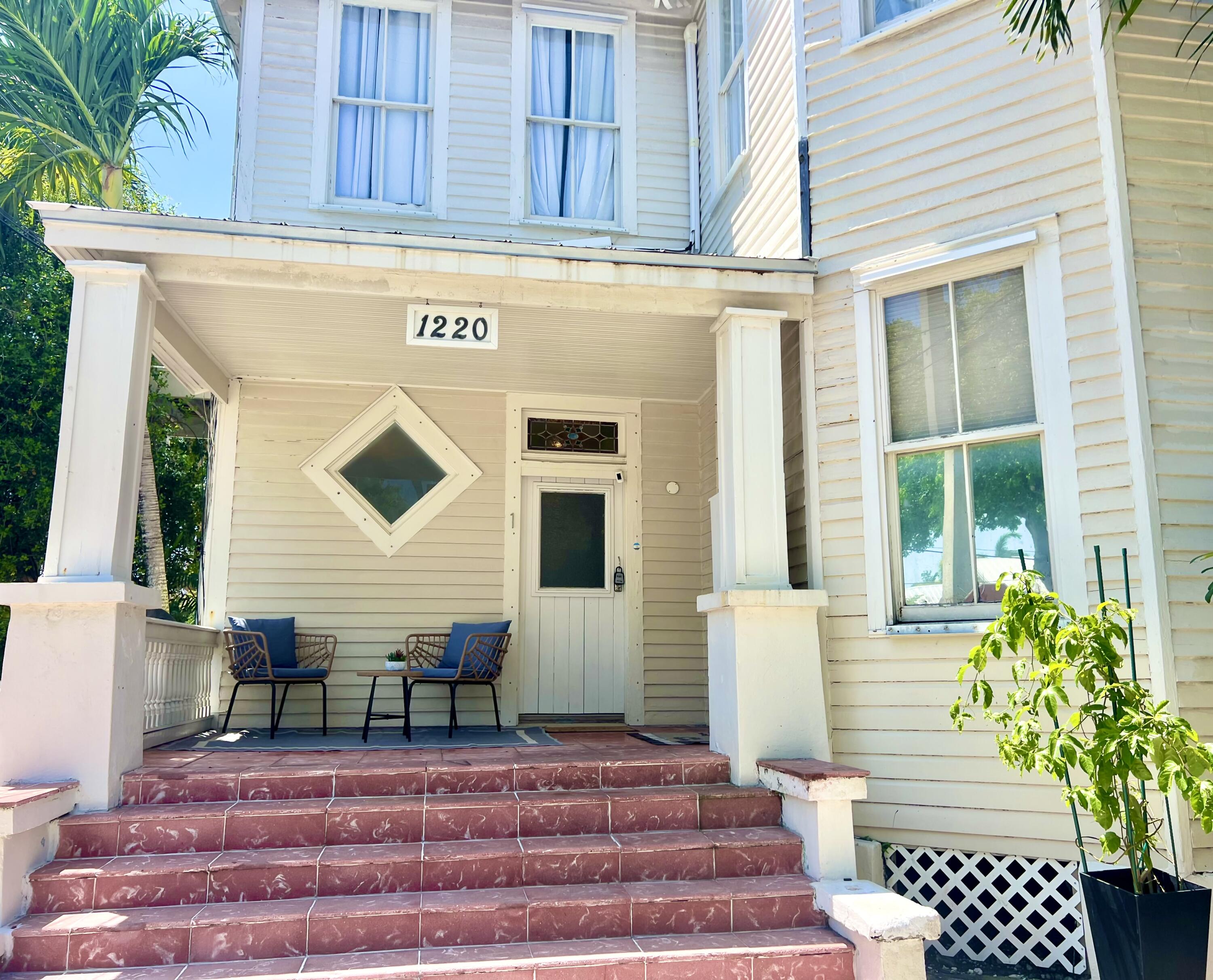 1220 Newton Street Unit: 1