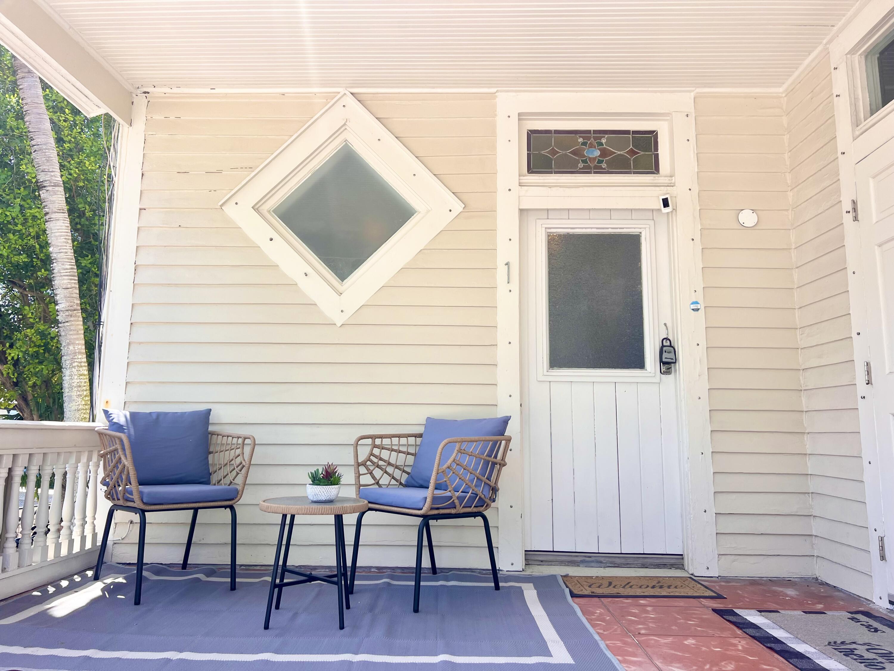 1220 Newton Street Unit: 1