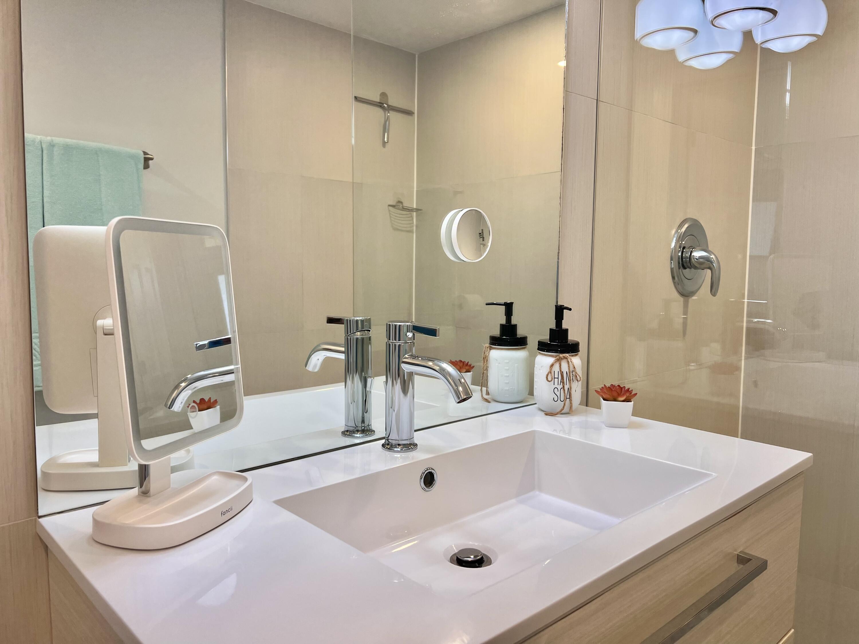 1220 Newton Street Unit: 1
