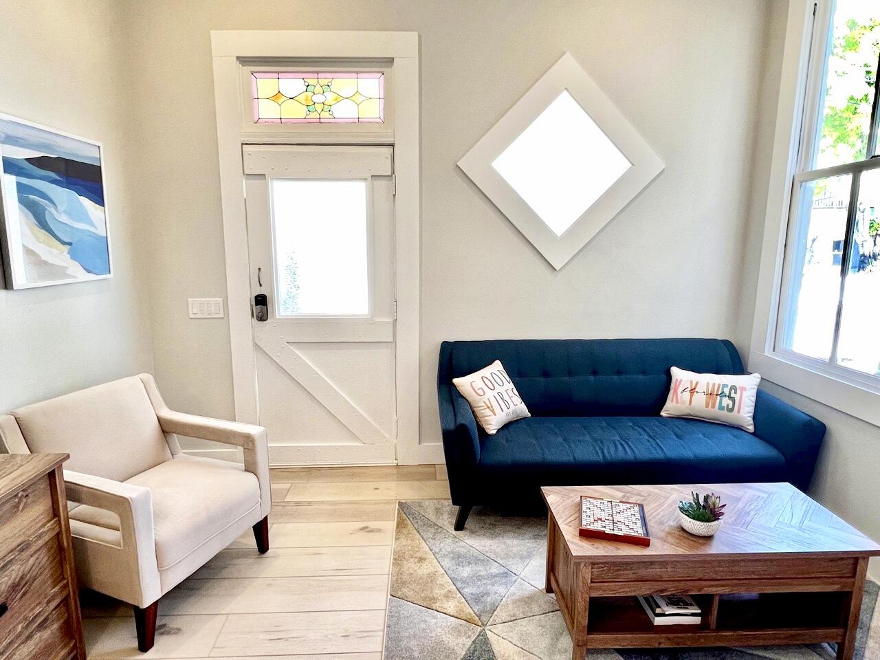 1220 Newton Street Unit: 1