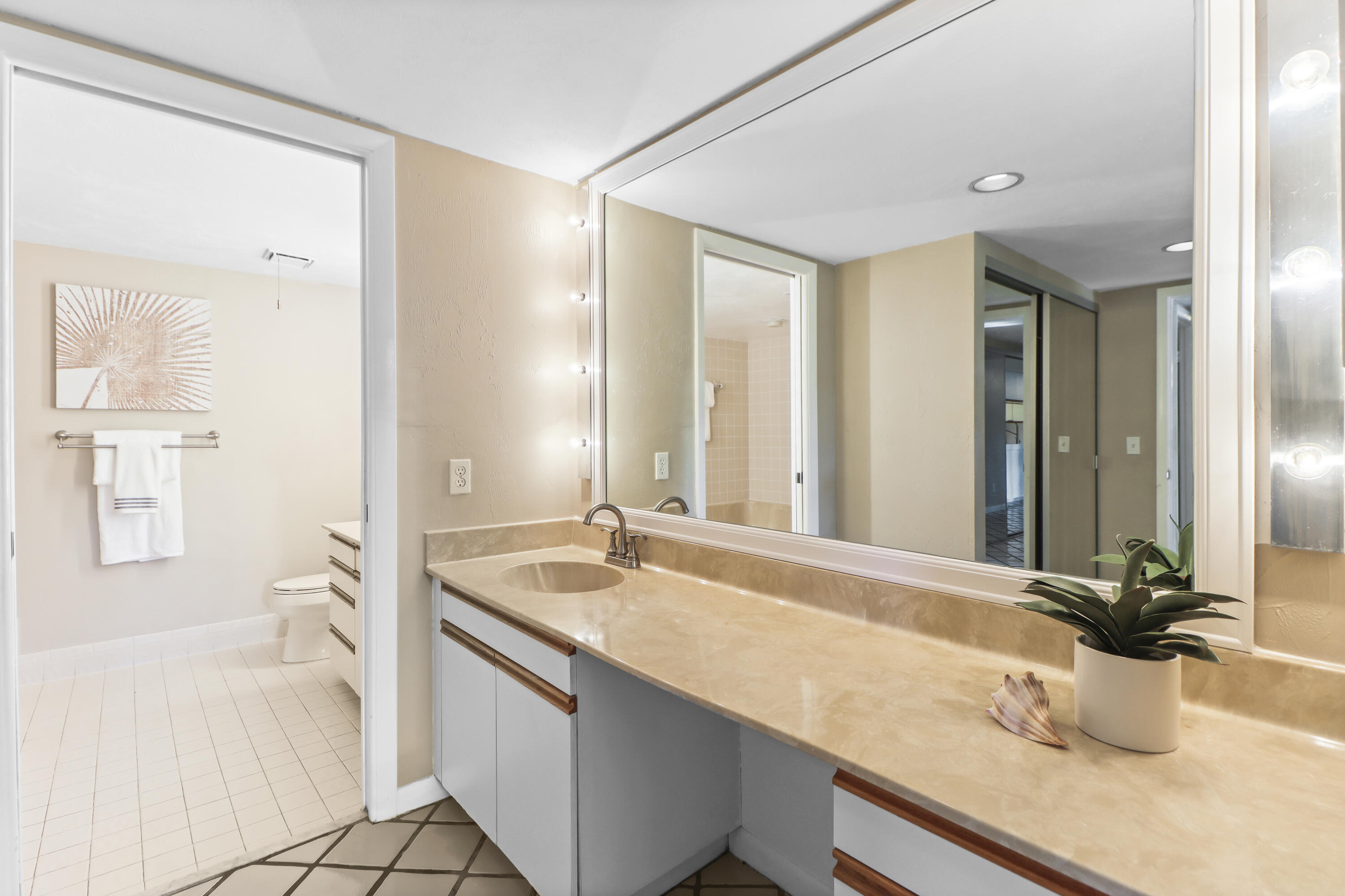 1800 Atlantic Boulevard Unit: 220C