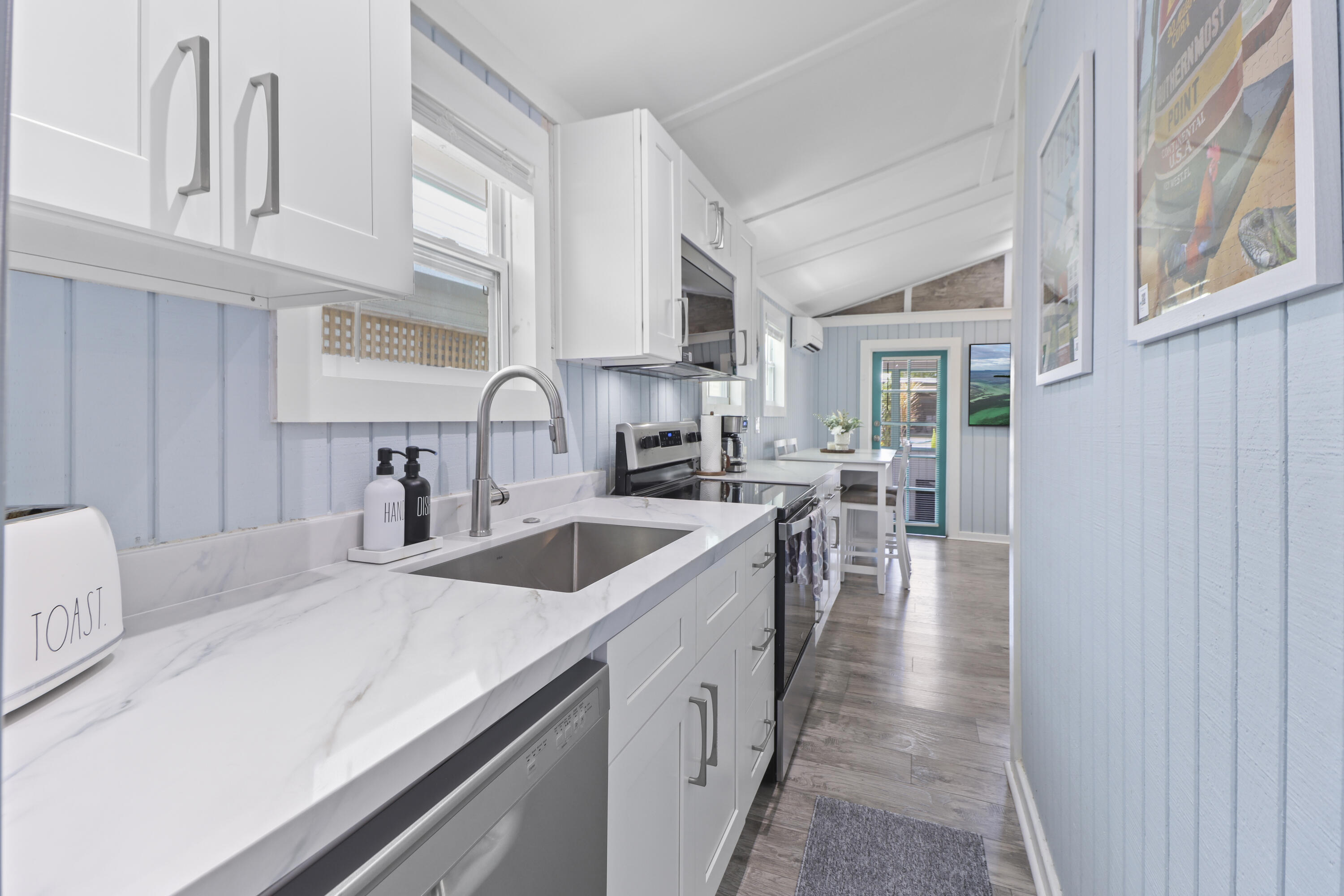 611 Grinnell Street Unit: 6