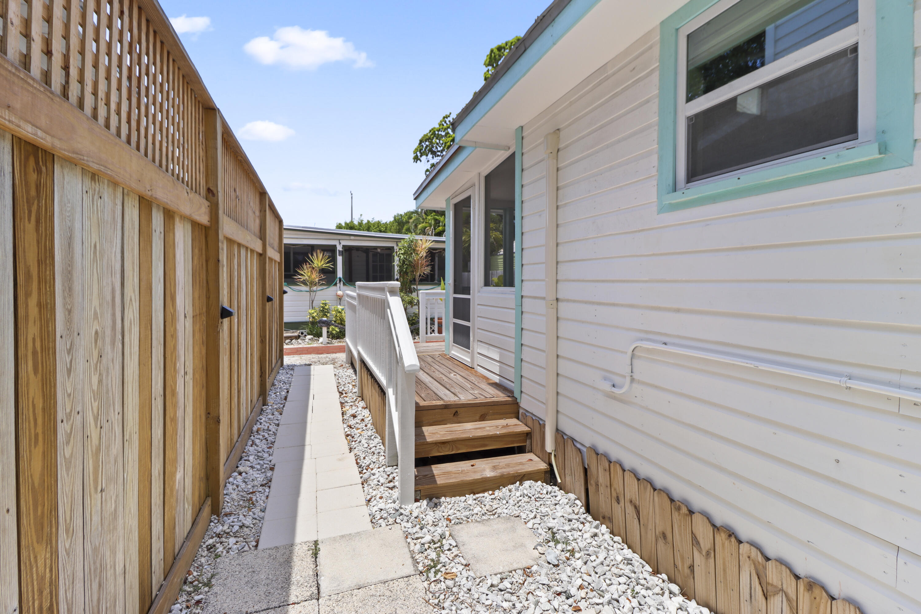 611 Grinnell Street Unit: 6
