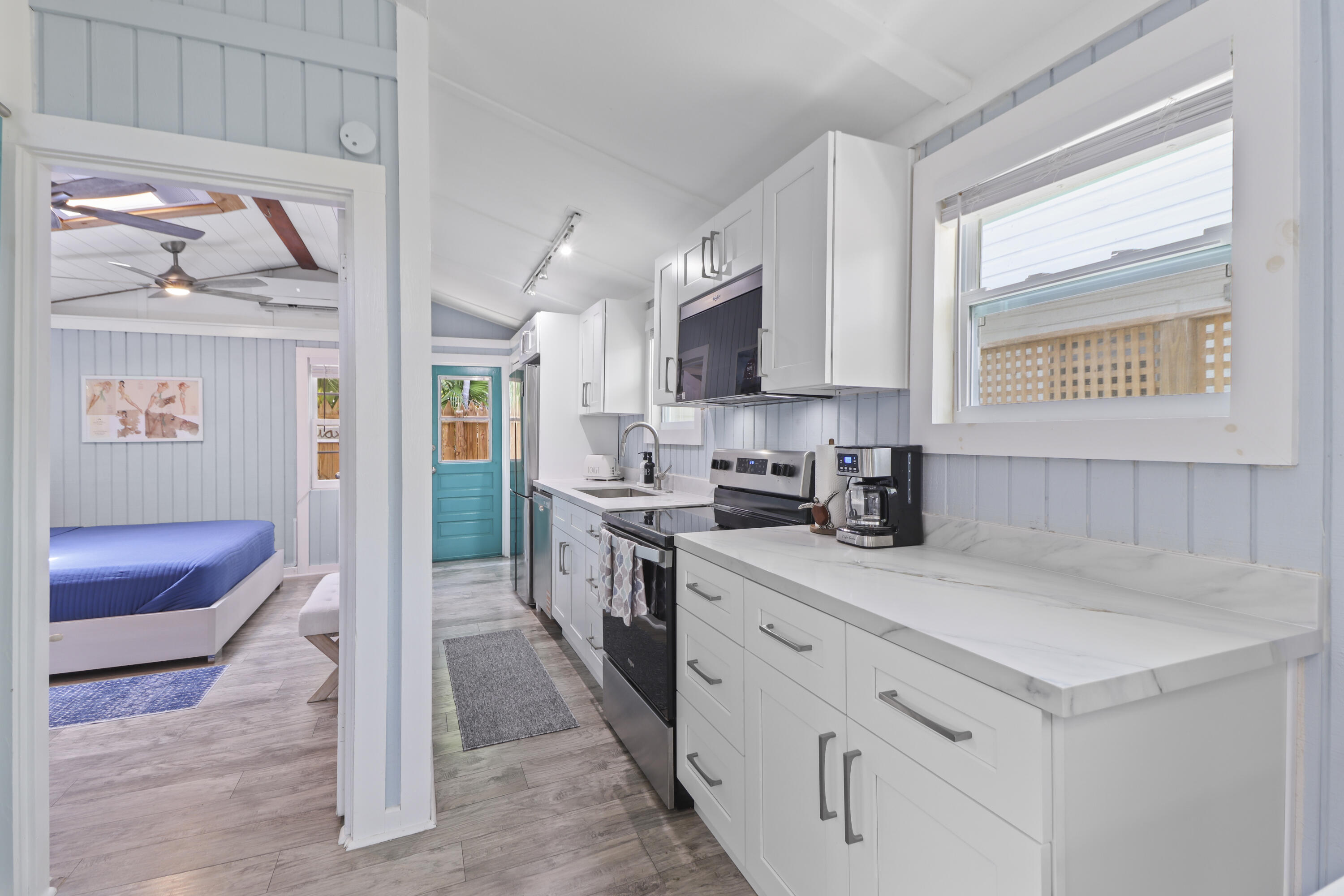 611 Grinnell Street Unit: 6
