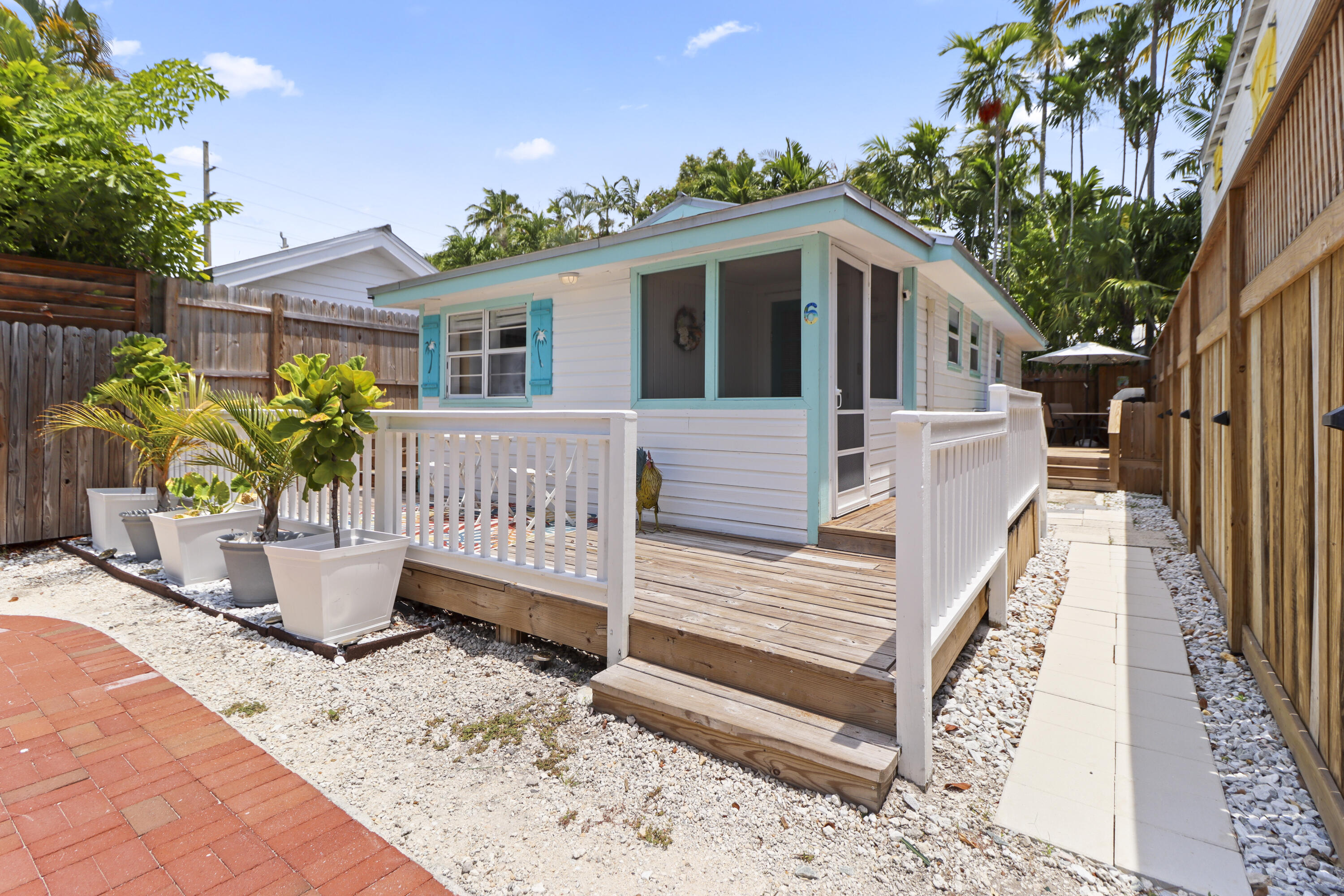 611 Grinnell Street Unit: 6
