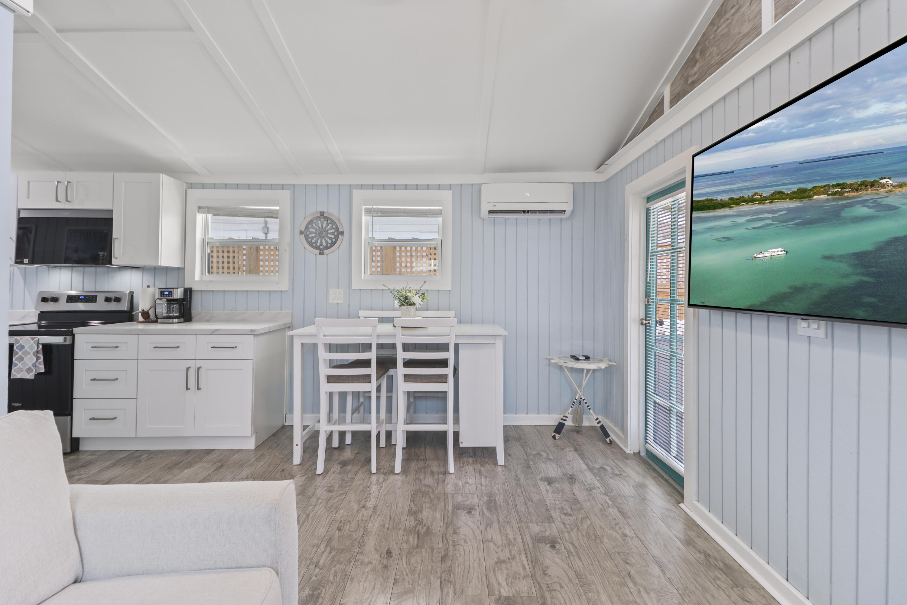 611 Grinnell Street Unit: 6