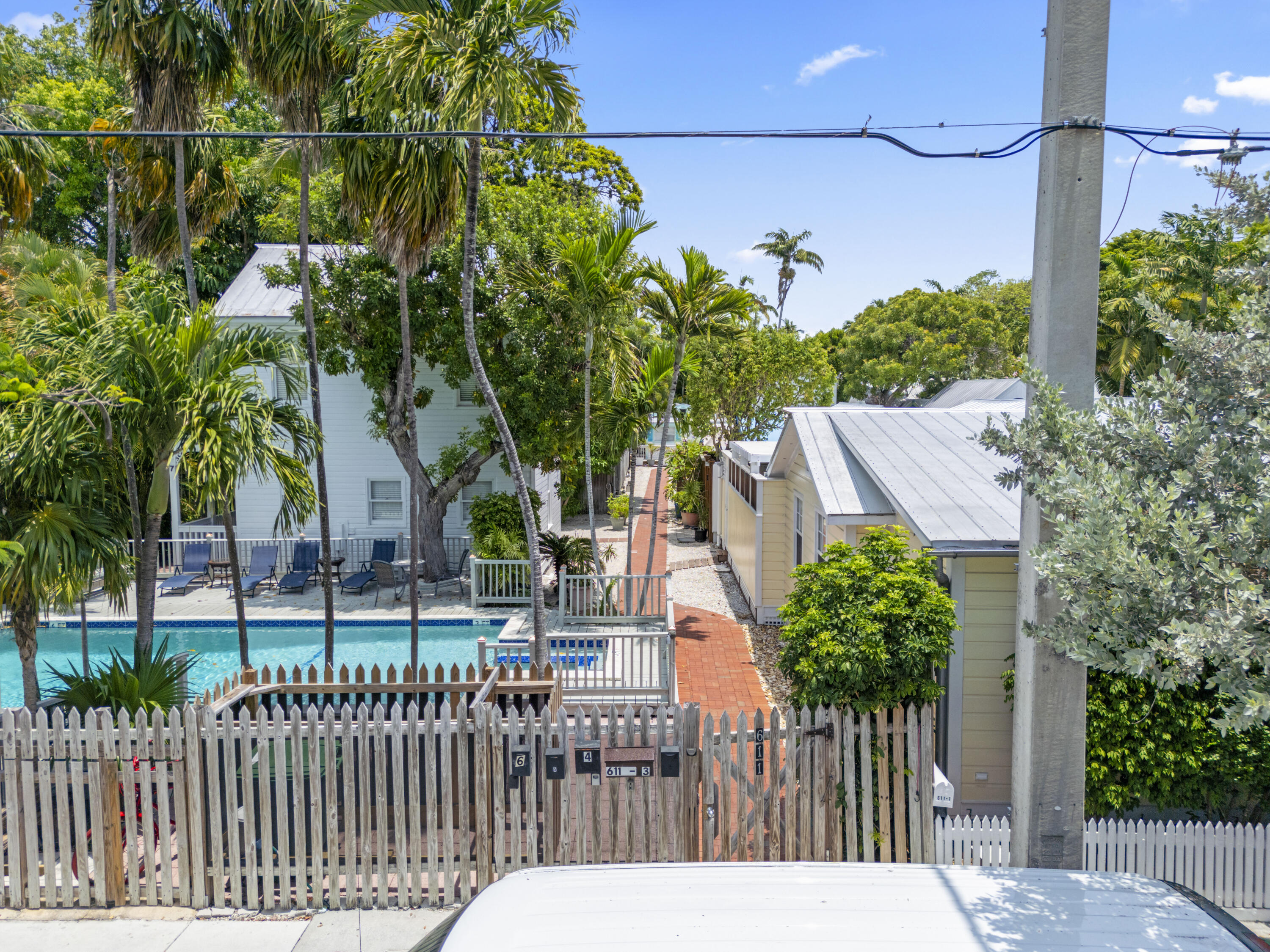 611 Grinnell Street Unit: 6