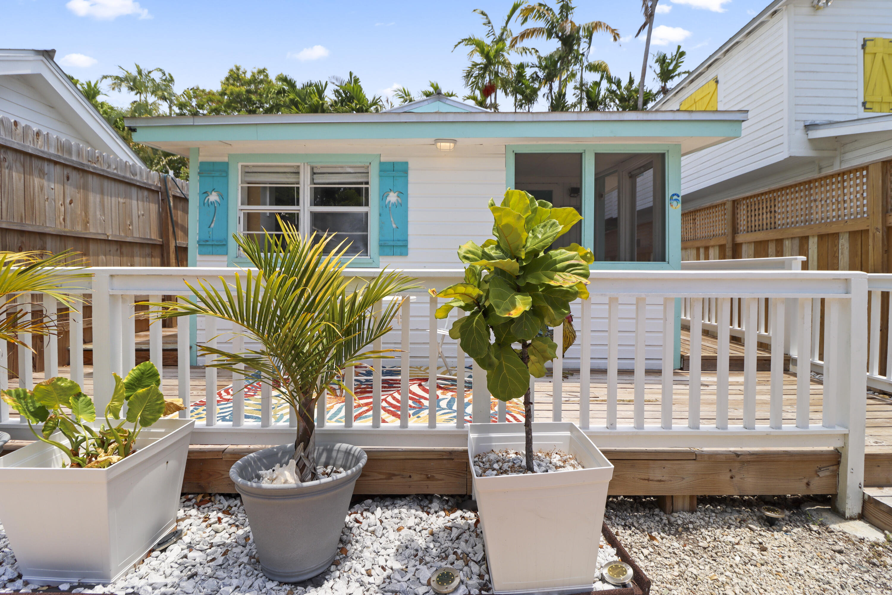 611 Grinnell Street Unit: 6